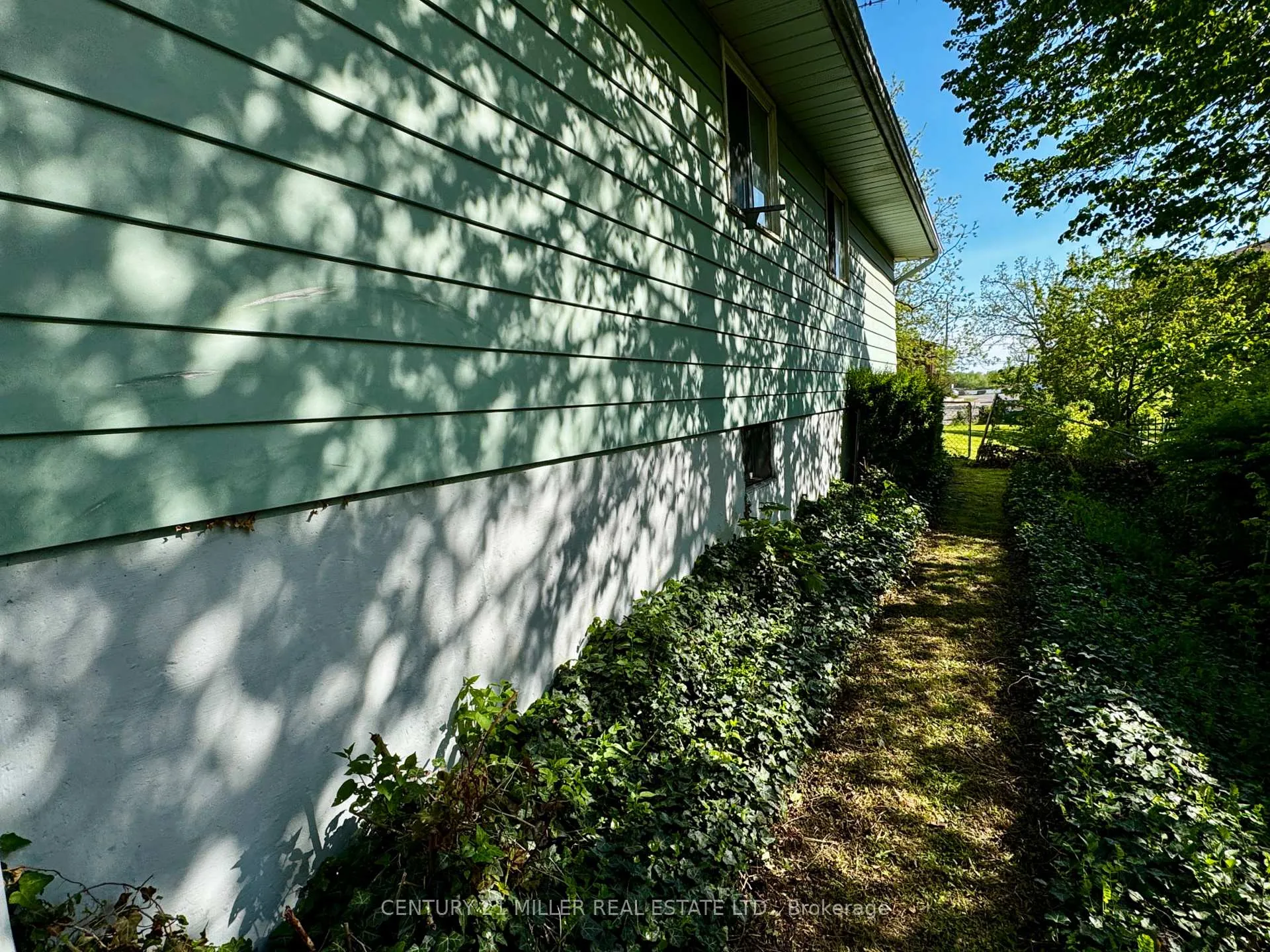 Photo 5 of 118A Lock Street W, Haldimand, Dunnville — HOMEH