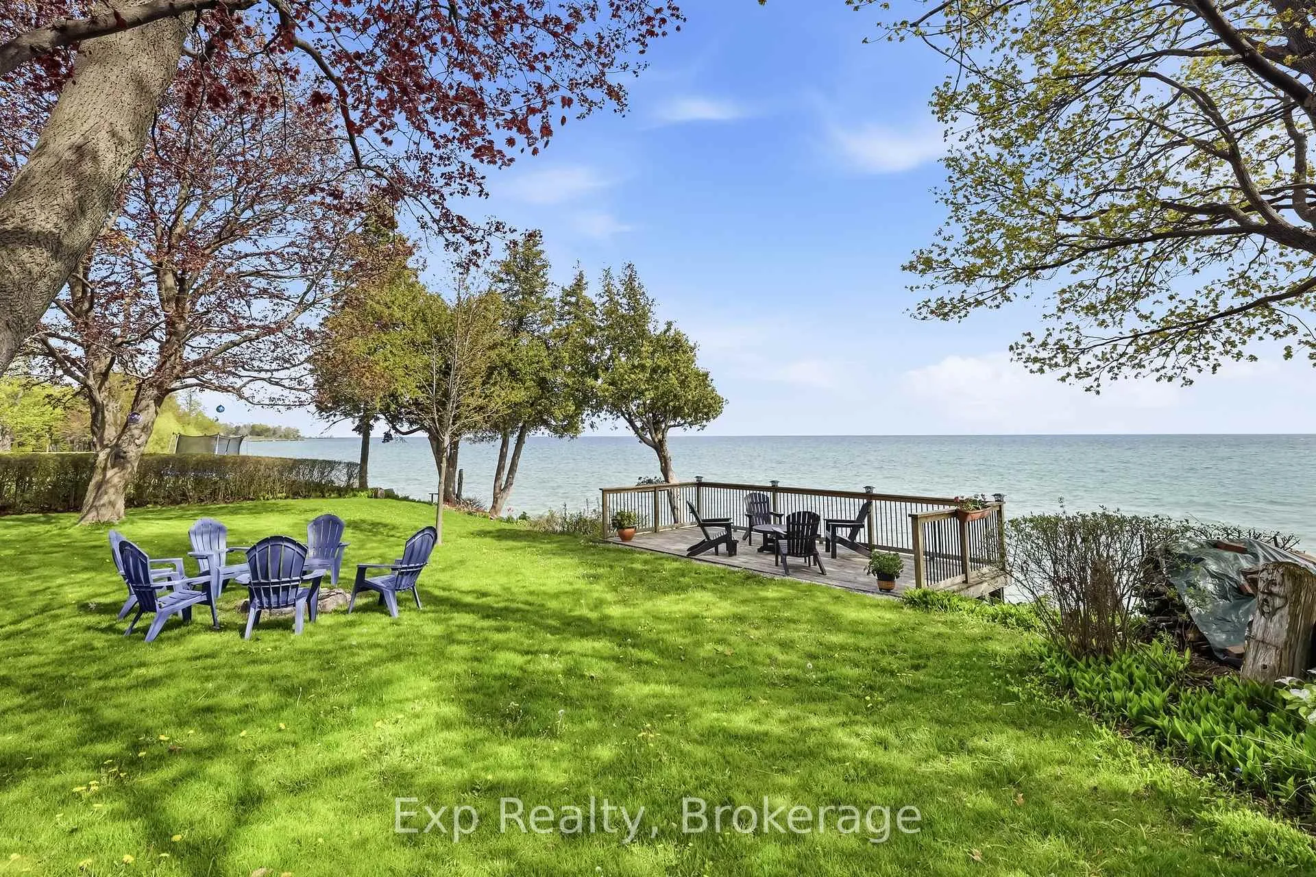 Photo 3 of 10 Cedar Lea Street, Cobourg — HOMEH