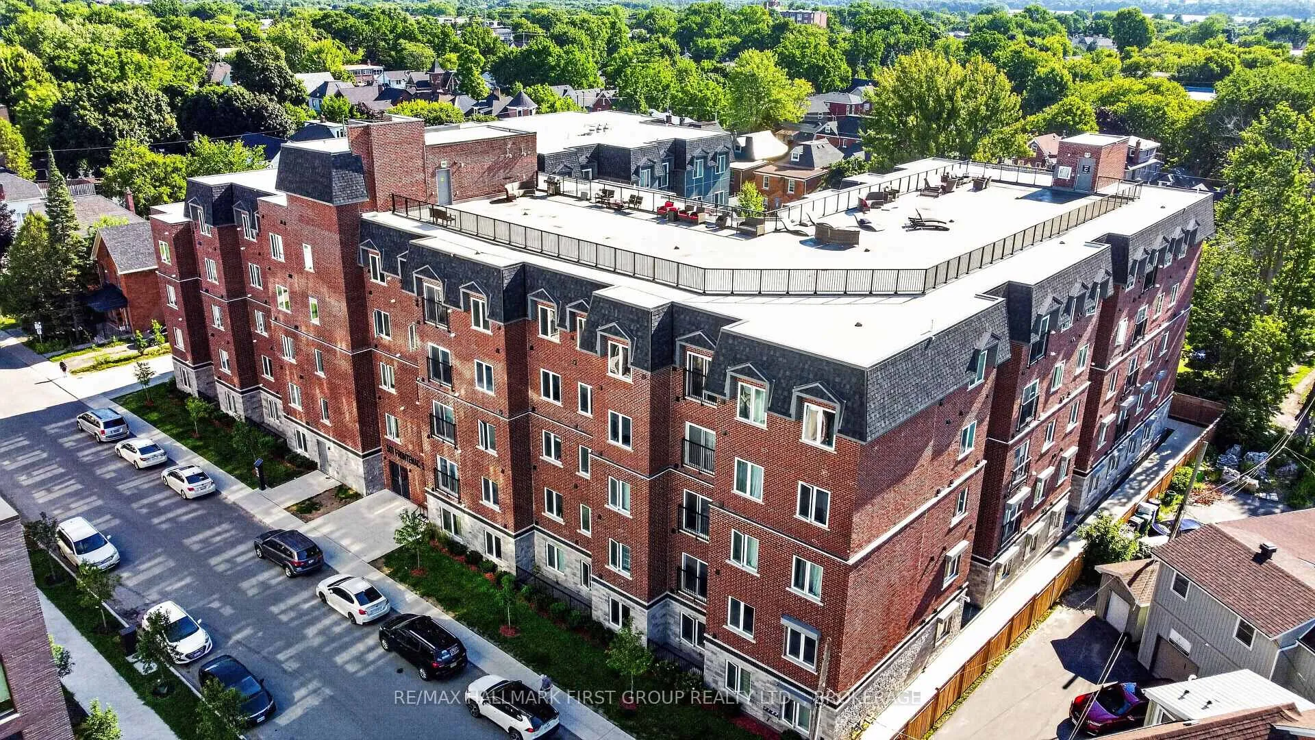 Photo of Unit 217, 501 Frontenac Street