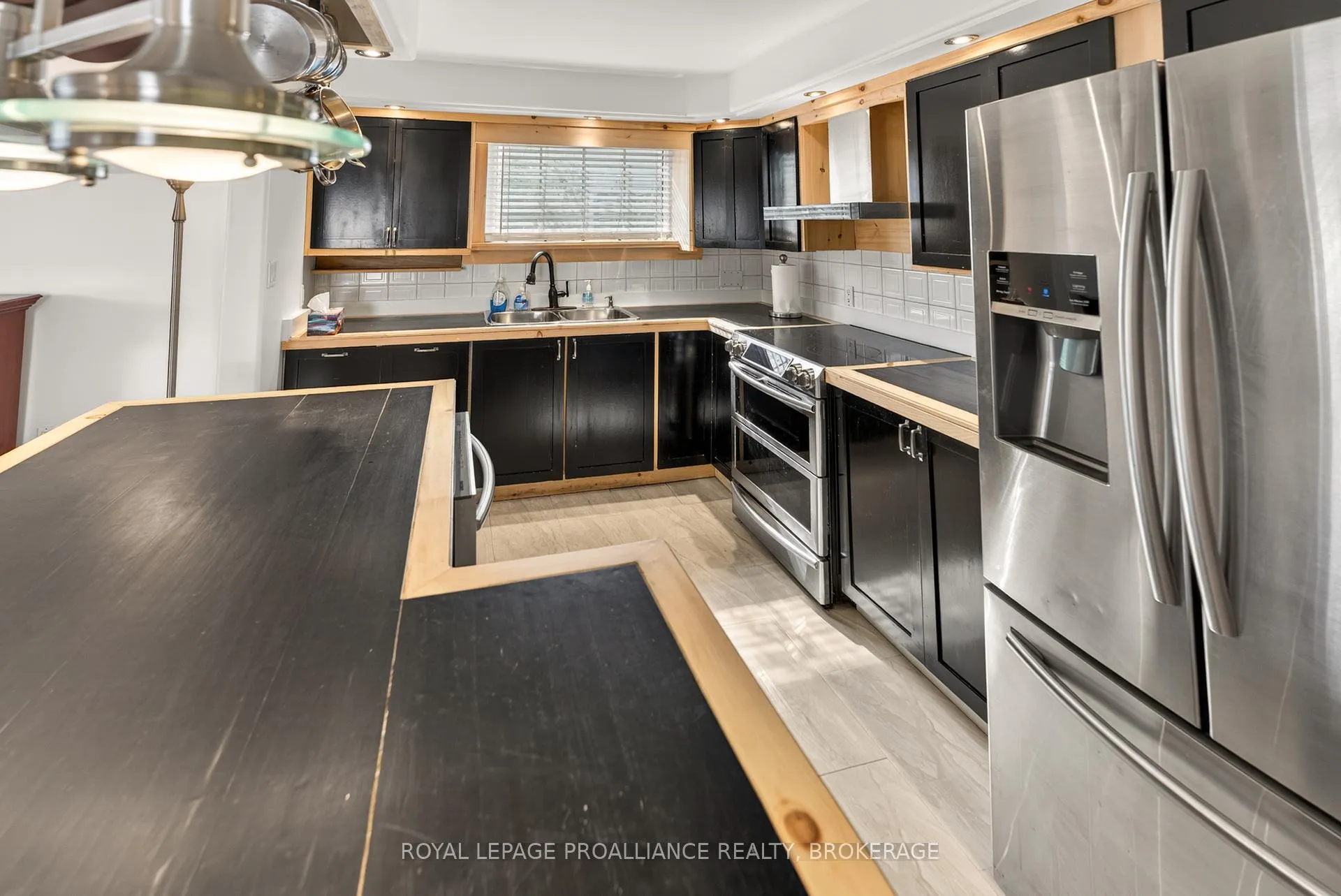 Photo 10 of 169 Carruthers Avenue, Kingston, Central City East — HOMEH