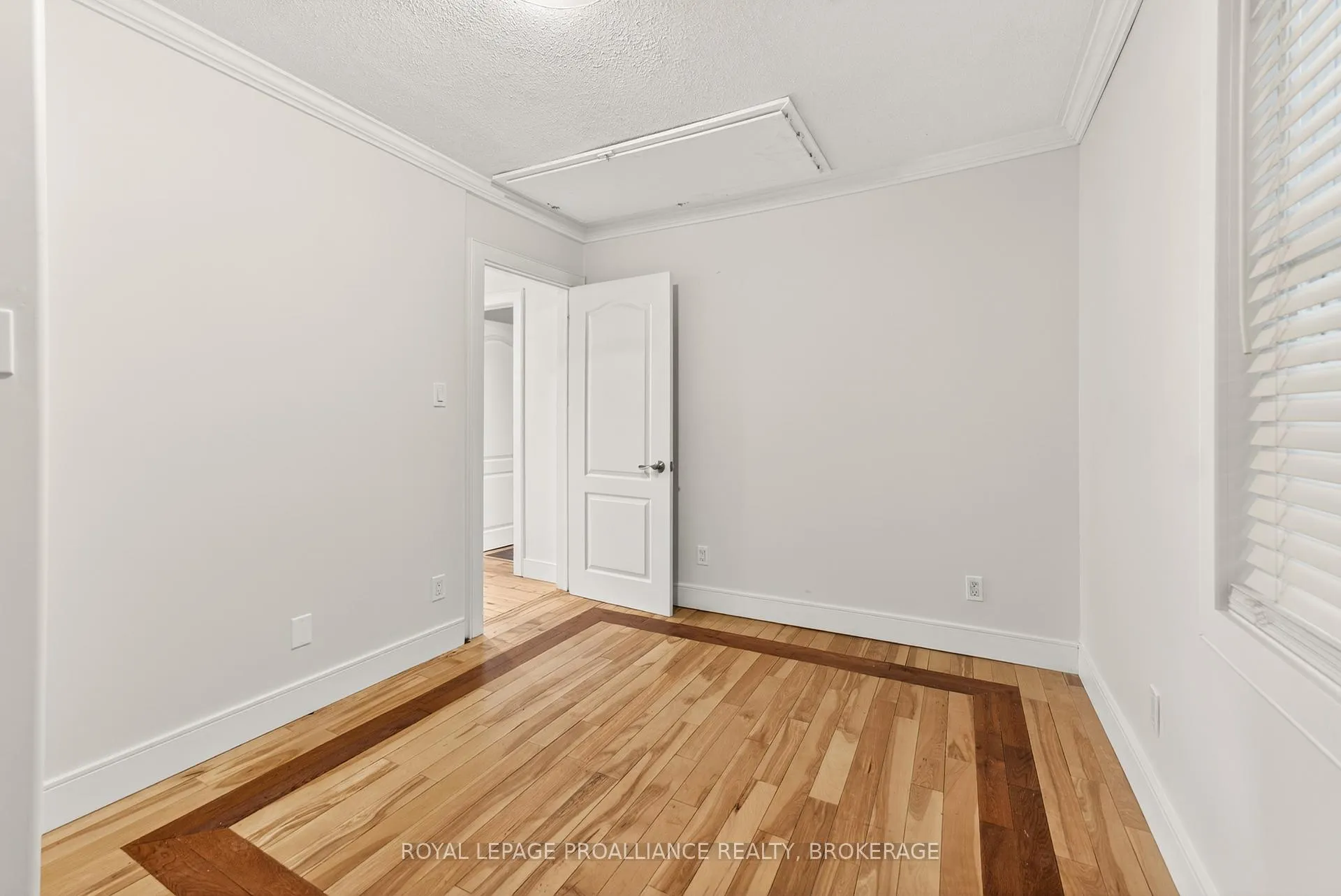 Photo 15 of 169 Carruthers Avenue, Kingston, Central City East — HOMEH