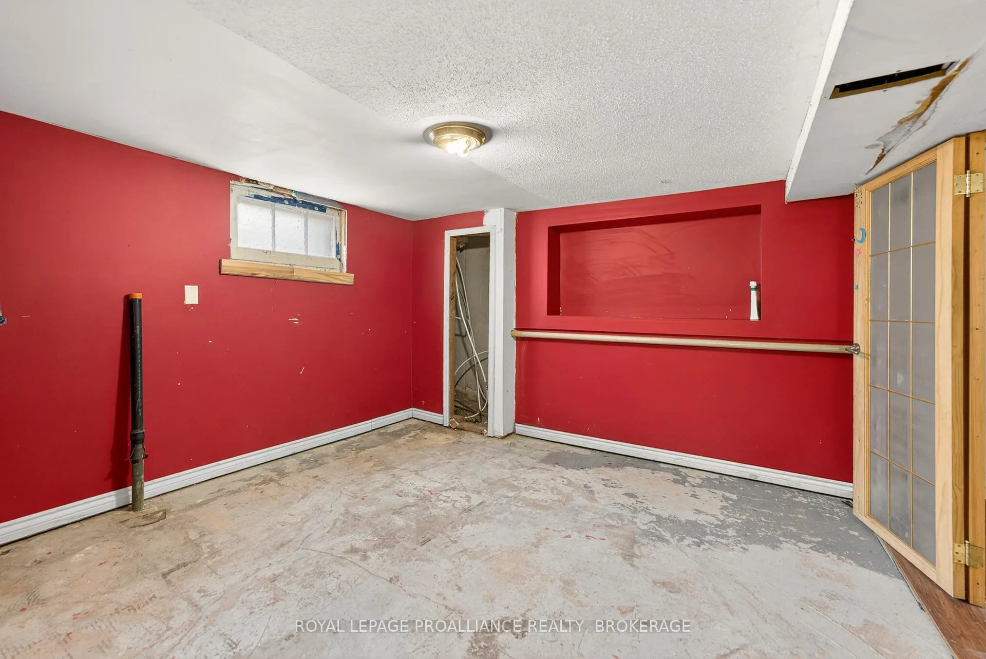 Photo 24 of 169 Carruthers Avenue, Kingston, Central City East — HOMEH