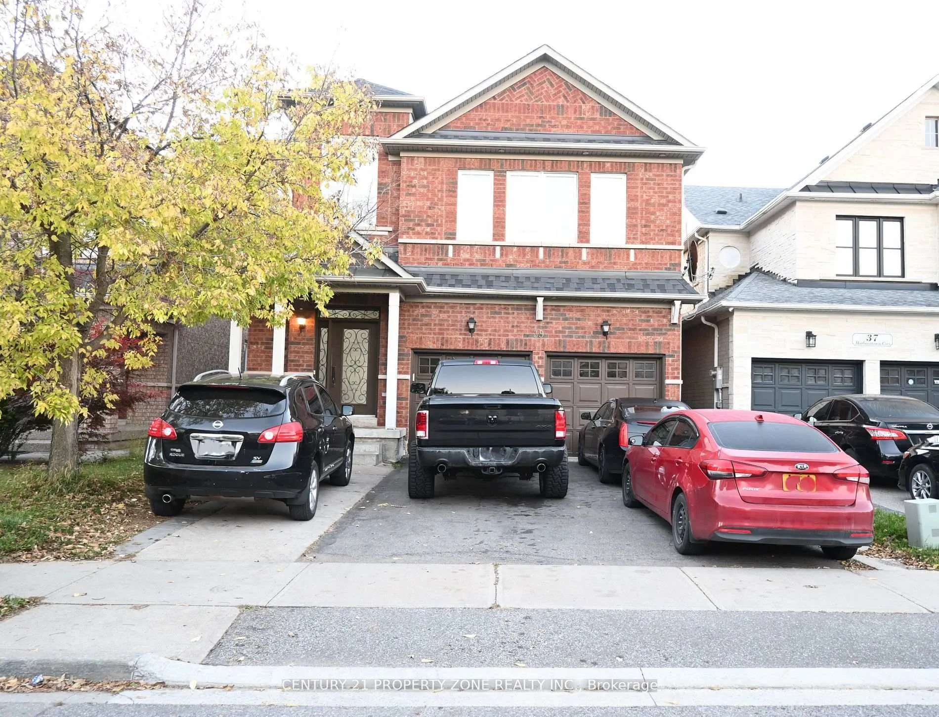 Photo 1 of 39 Harbourtown Crescent, Brampton, Madoc — HOMEH