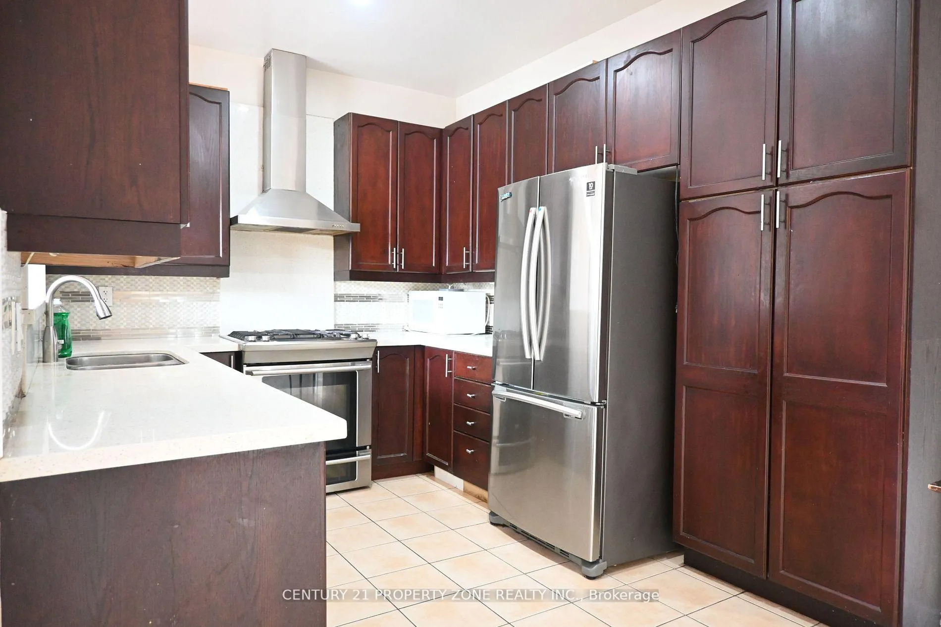 Photo 3 of 39 Harbourtown Crescent, Brampton, Madoc — HOMEH