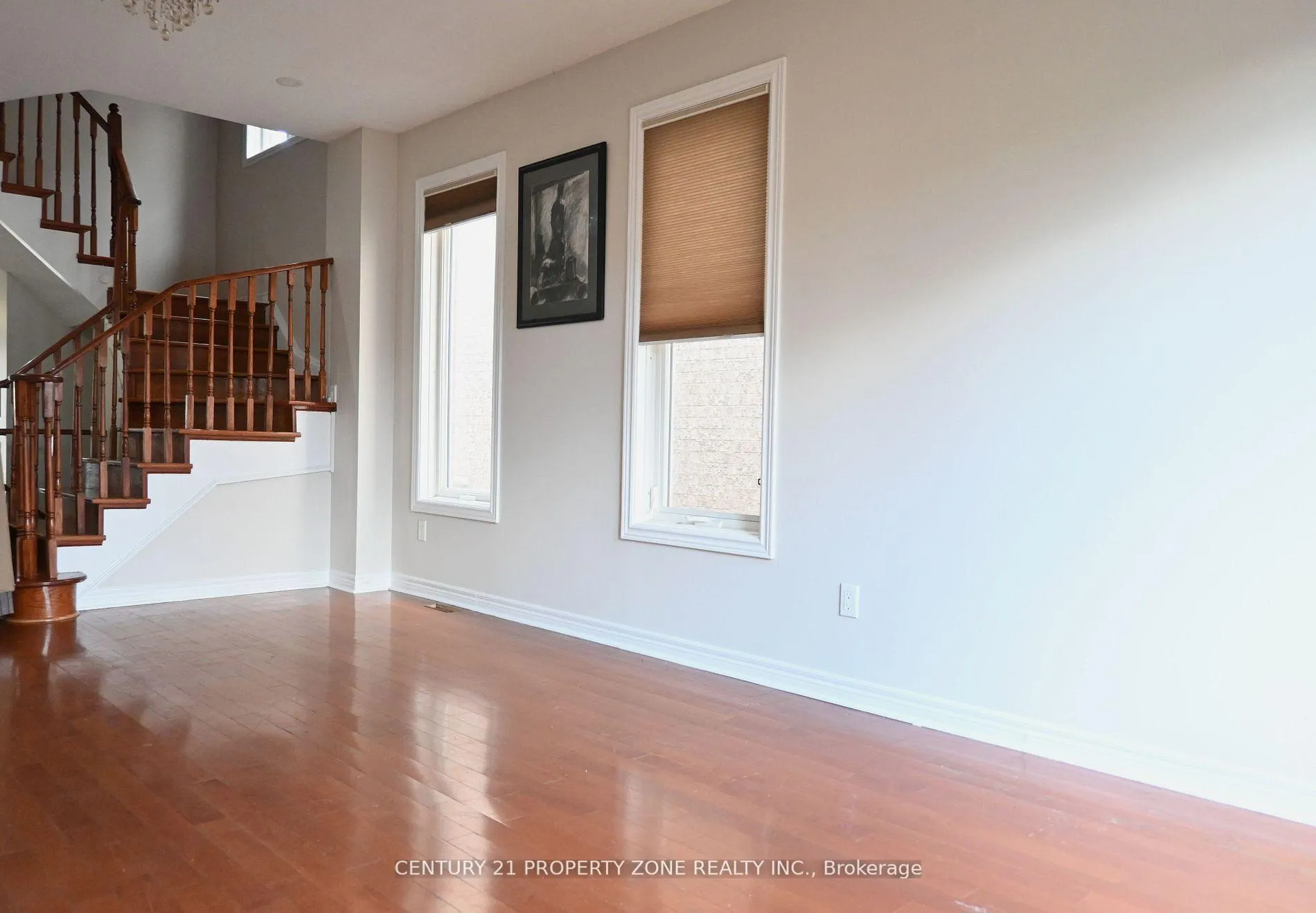 Photo 8 of 39 Harbourtown Crescent, Brampton, Madoc — HOMEH