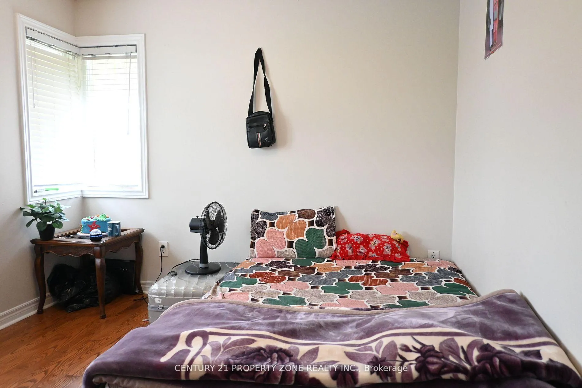 Photo 12 of 39 Harbourtown Crescent, Brampton, Madoc — HOMEH