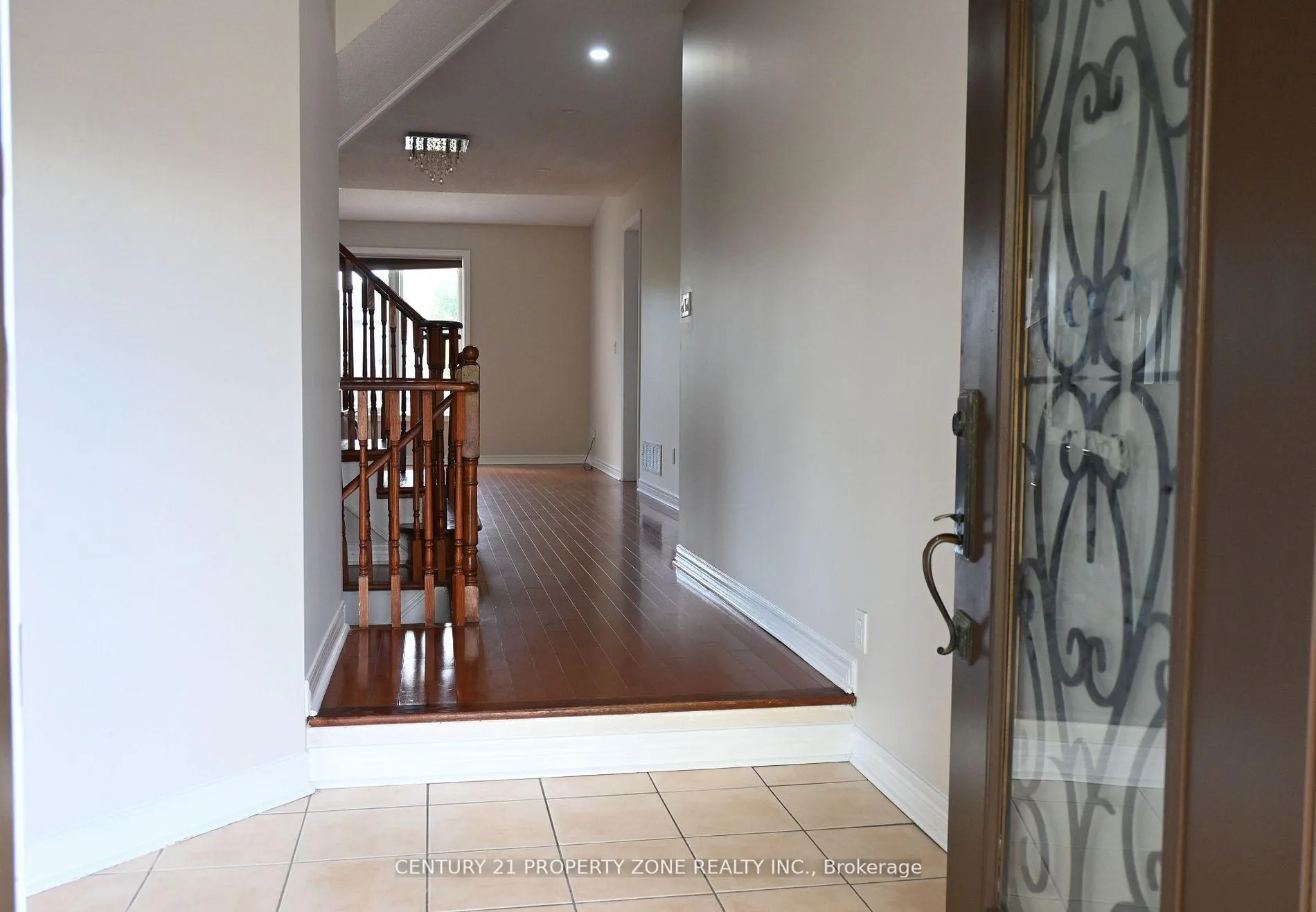 Photo 19 of 39 Harbourtown Crescent, Brampton, Madoc — HOMEH