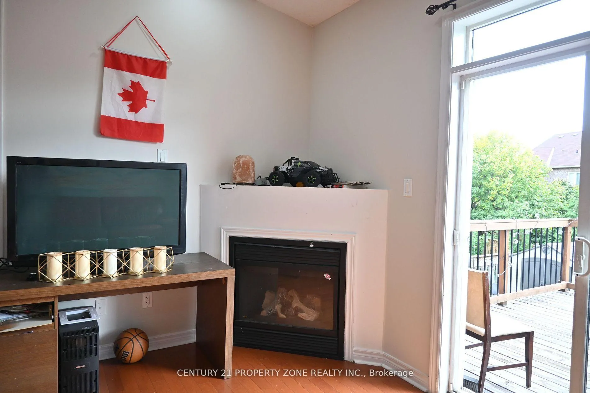 Photo 21 of 39 Harbourtown Crescent, Brampton, Madoc — HOMEH