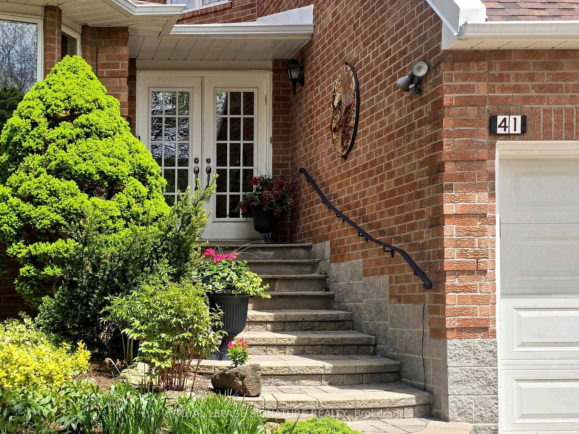 Photo 3 of 41 Prince Edward Boulevard, Markham, Thornlea — HOMEH