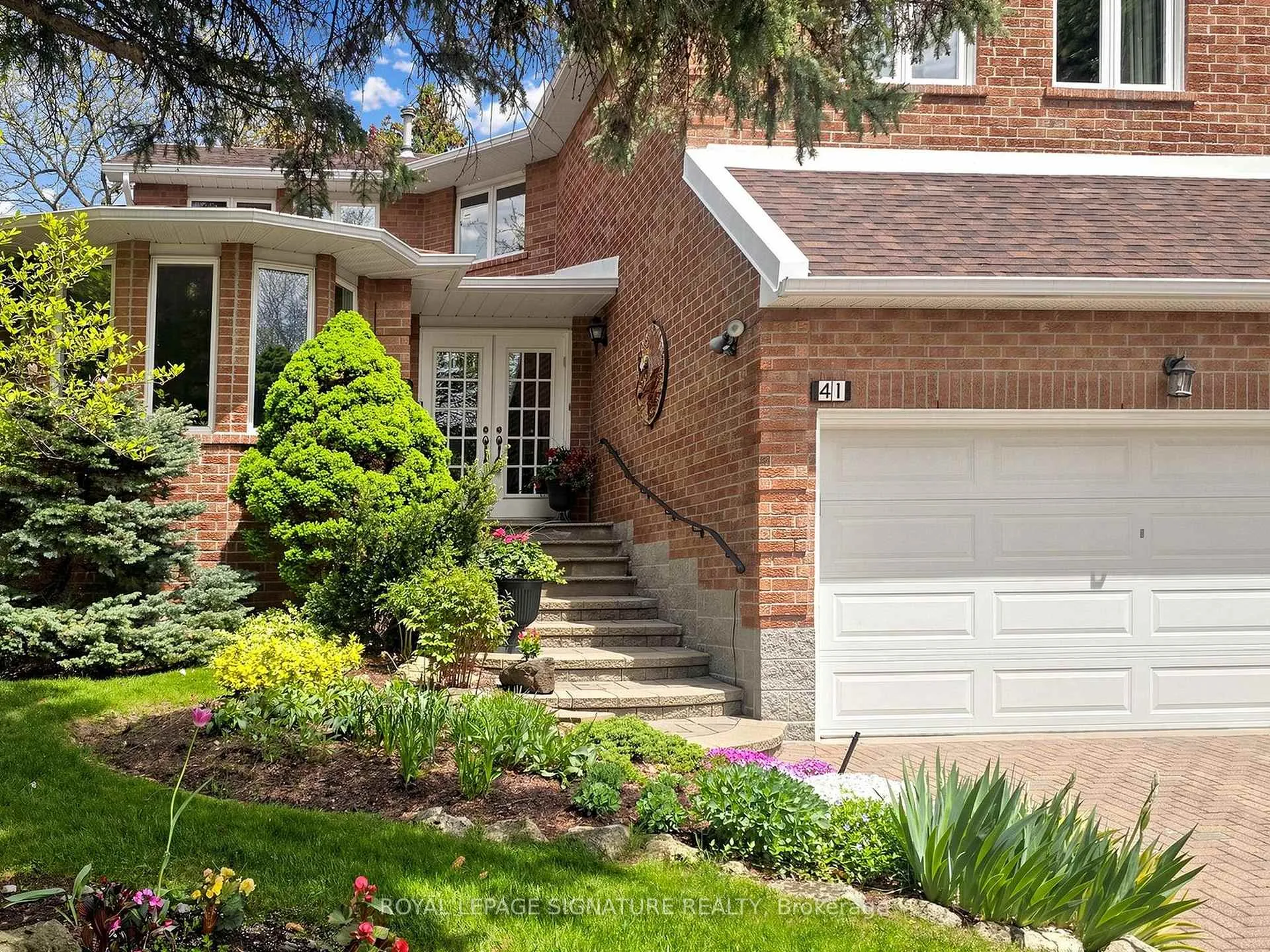 Photo 4 of 41 Prince Edward Boulevard, Markham, Thornlea — HOMEH