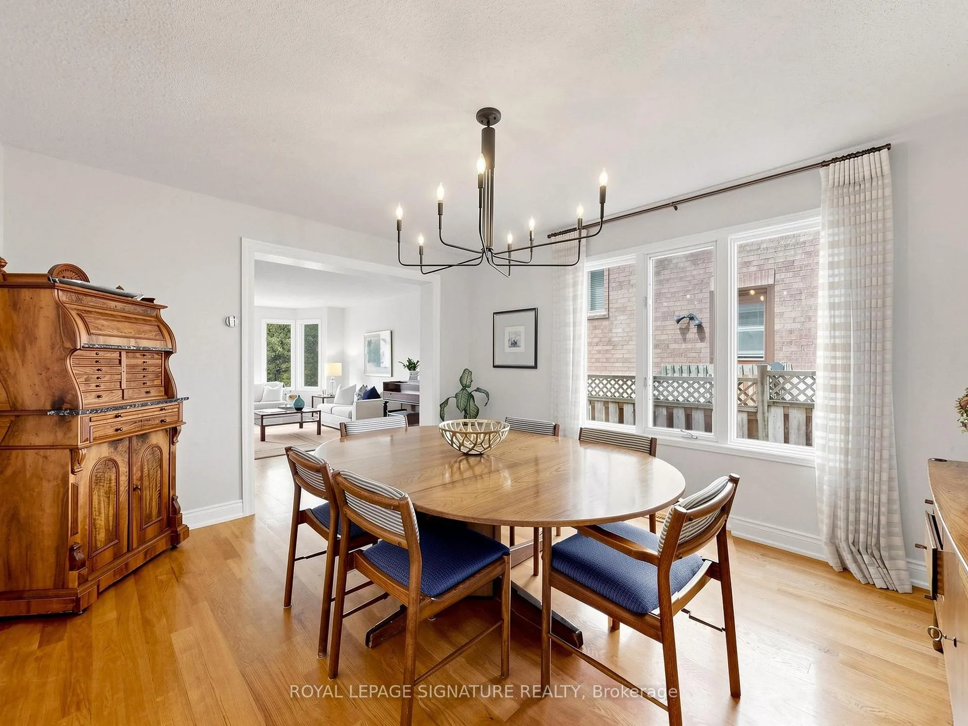 Photo 11 of 41 Prince Edward Boulevard, Markham, Thornlea — HOMEH