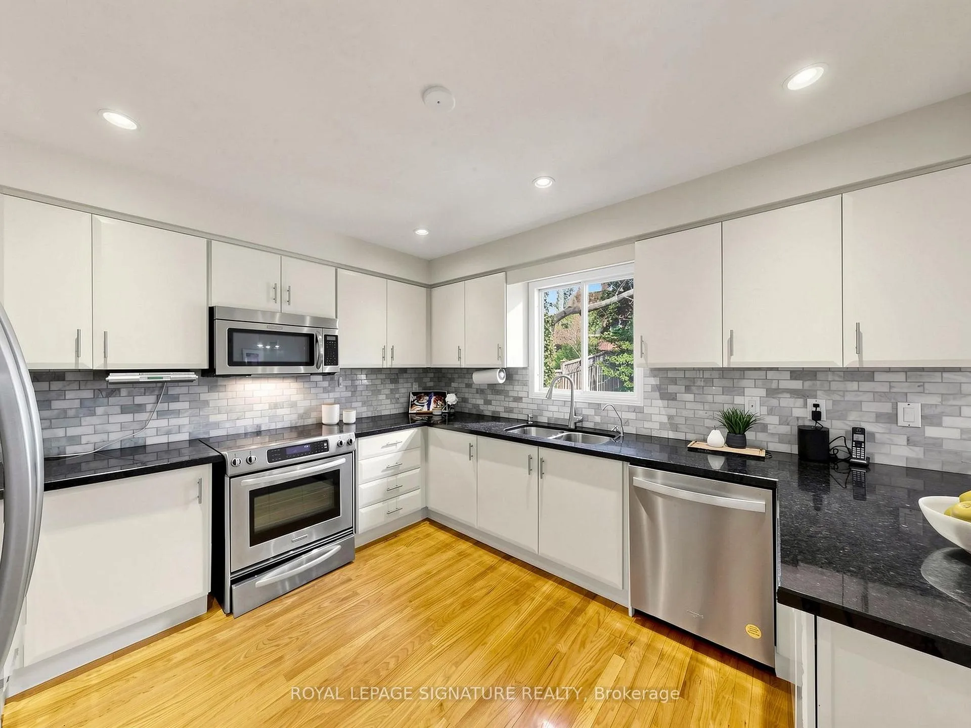 Photo 15 of 41 Prince Edward Boulevard, Markham, Thornlea — HOMEH