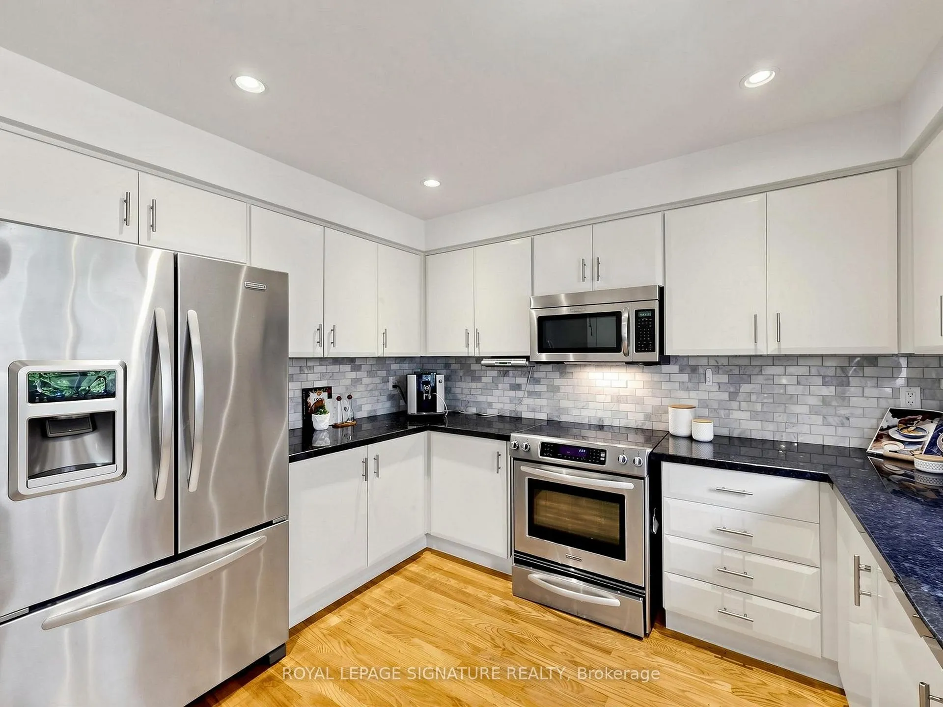 Photo 17 of 41 Prince Edward Boulevard, Markham, Thornlea — HOMEH
