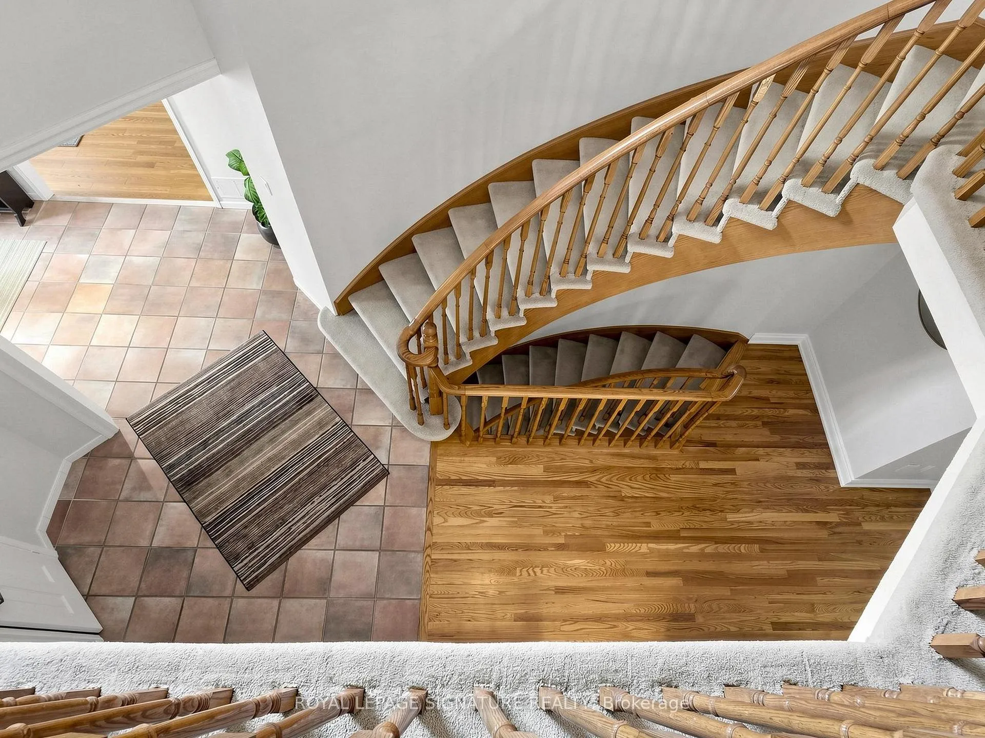 Photo 25 of 41 Prince Edward Boulevard, Markham, Thornlea — HOMEH