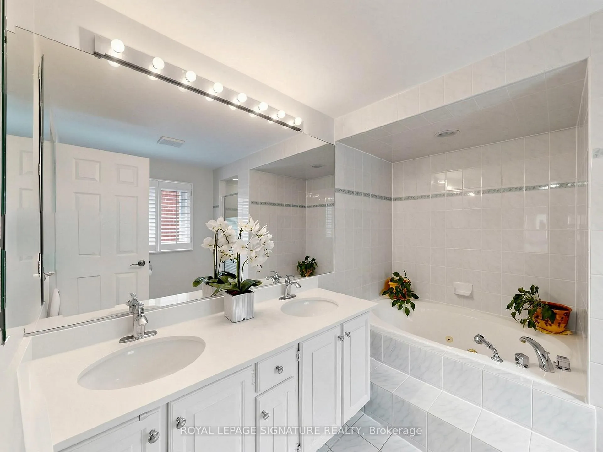 Photo 30 of 41 Prince Edward Boulevard, Markham, Thornlea — HOMEH