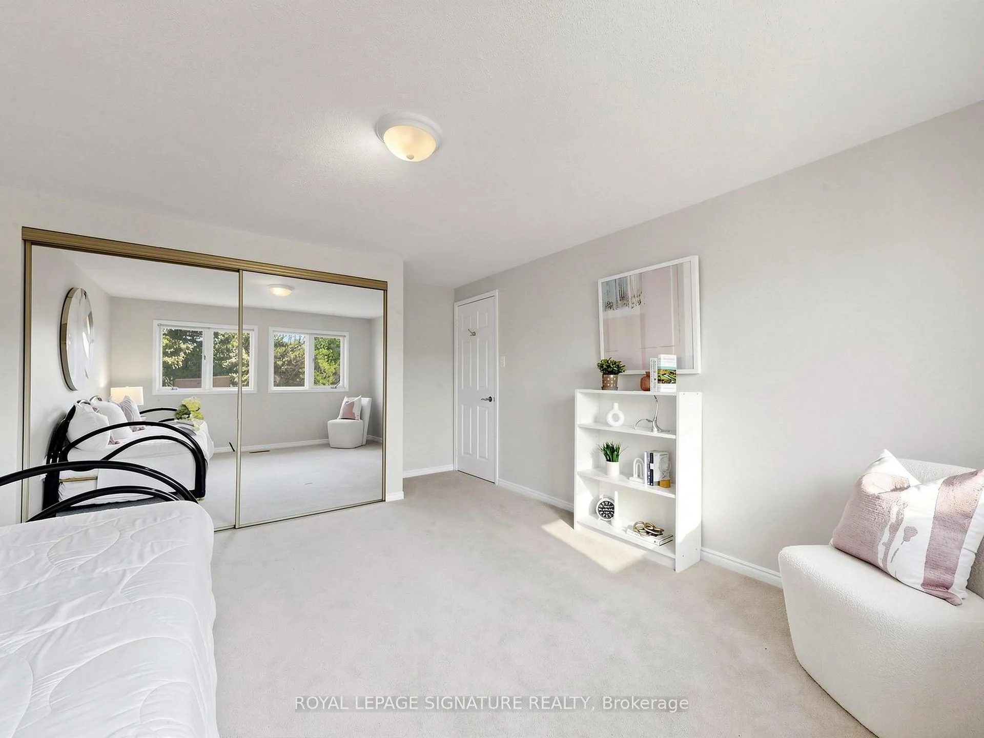 Photo 34 of 41 Prince Edward Boulevard, Markham, Thornlea — HOMEH