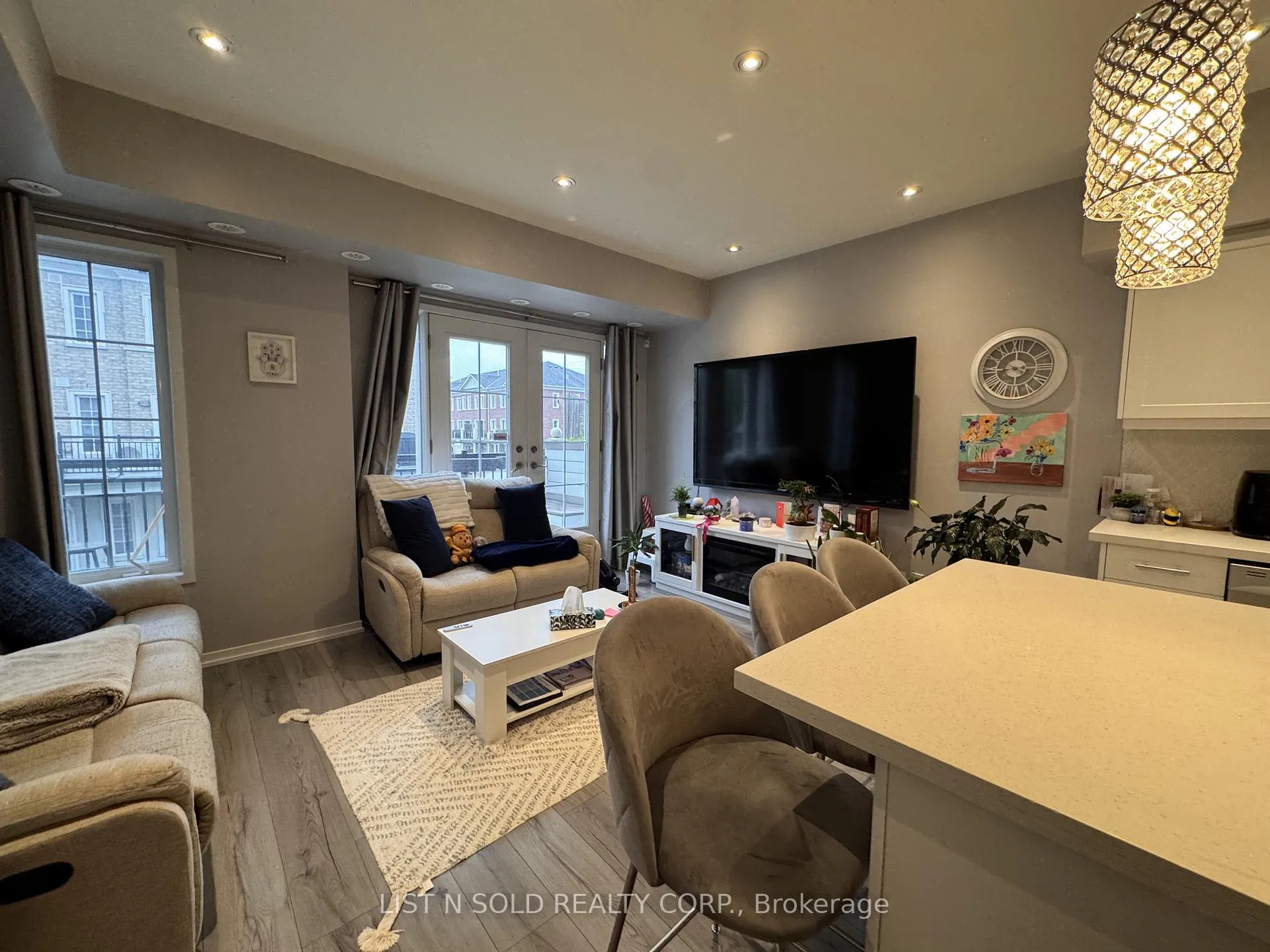 Photo 6 of Unit A15, 26 Bruce Street, Vaughan, East Woodbridge — HOMEH