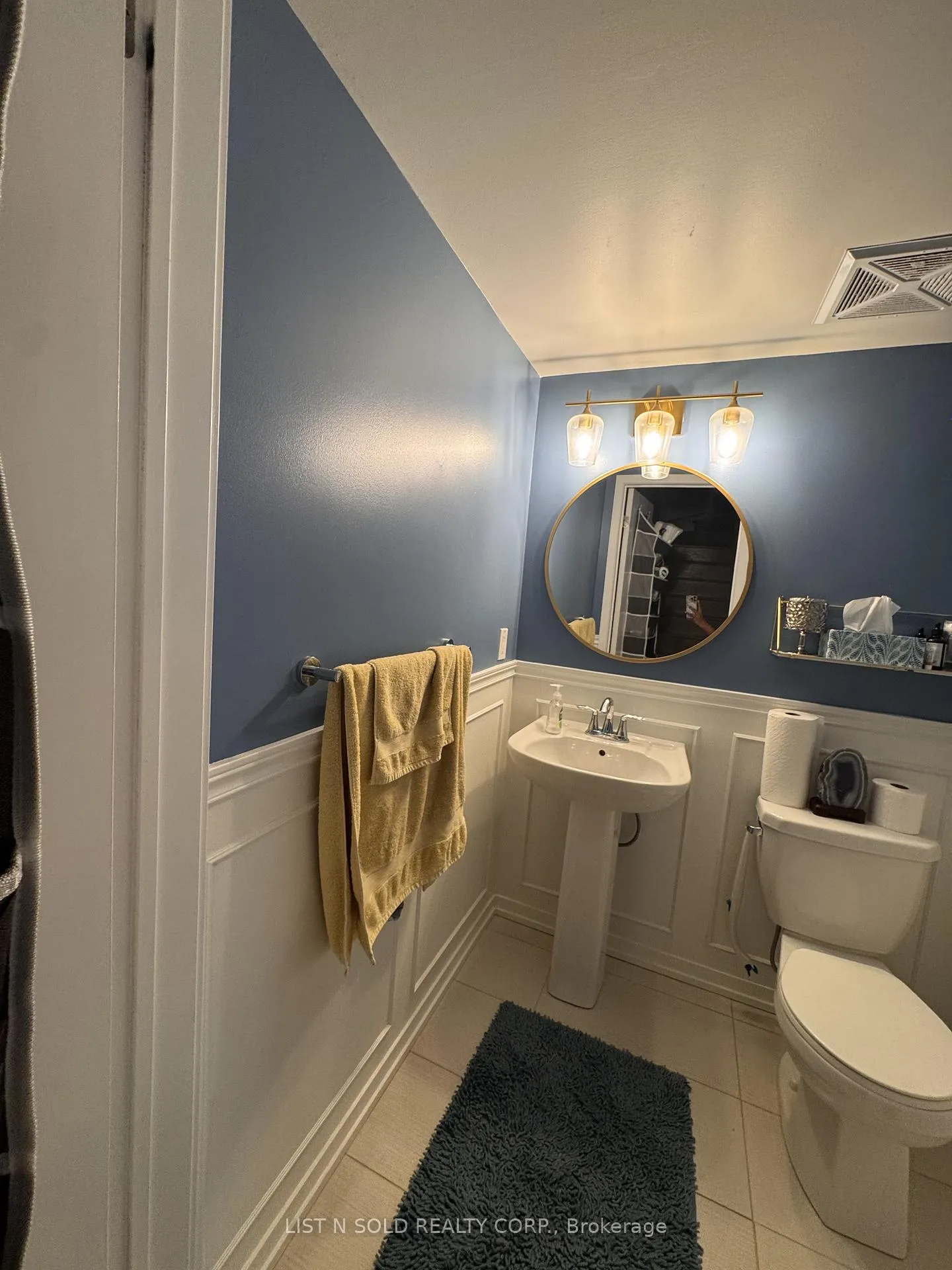 Photo 11 of Unit A15, 26 Bruce Street, Vaughan, East Woodbridge — HOMEH
