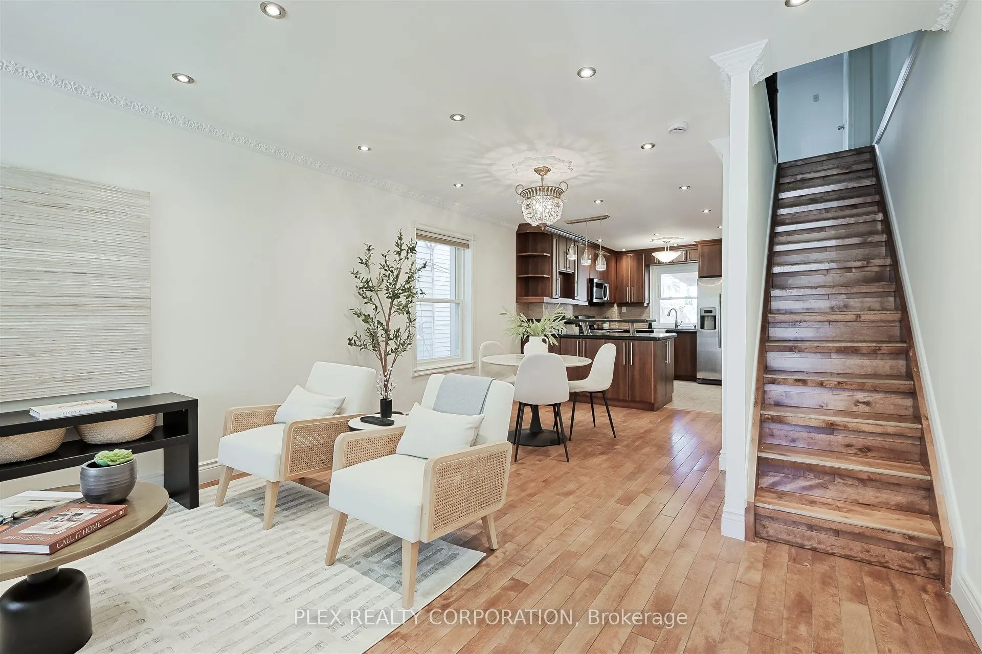 Photo 3 of 192 Coxwell Avenue, Toronto, Greenwood-Coxwell — HOMEH
