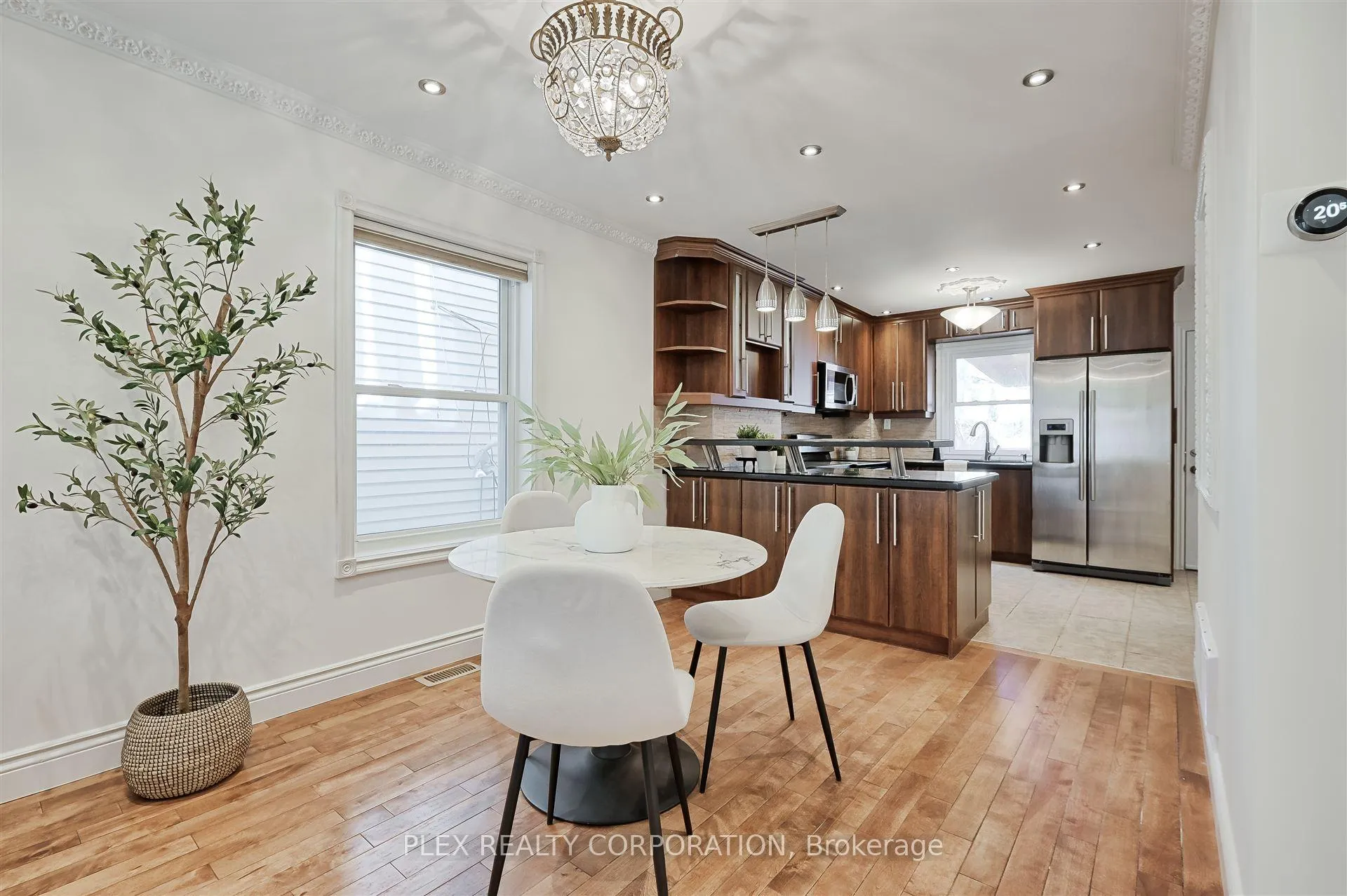 Photo 8 of 192 Coxwell Avenue, Toronto, Greenwood-Coxwell — HOMEH