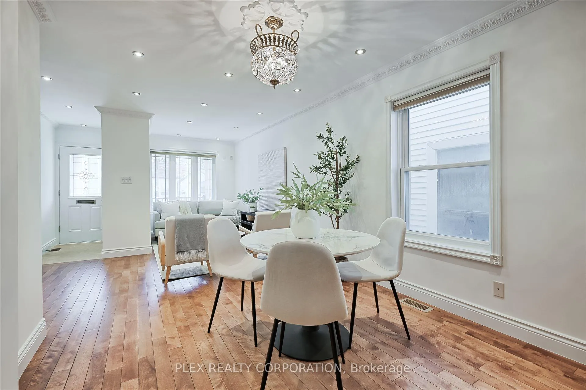 Photo 9 of 192 Coxwell Avenue, Toronto, Greenwood-Coxwell — HOMEH