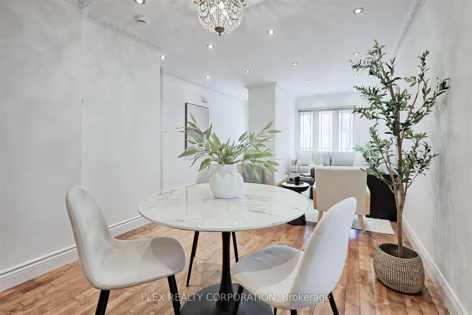 Photo 10 of 192 Coxwell Avenue, Toronto, Greenwood-Coxwell — HOMEH