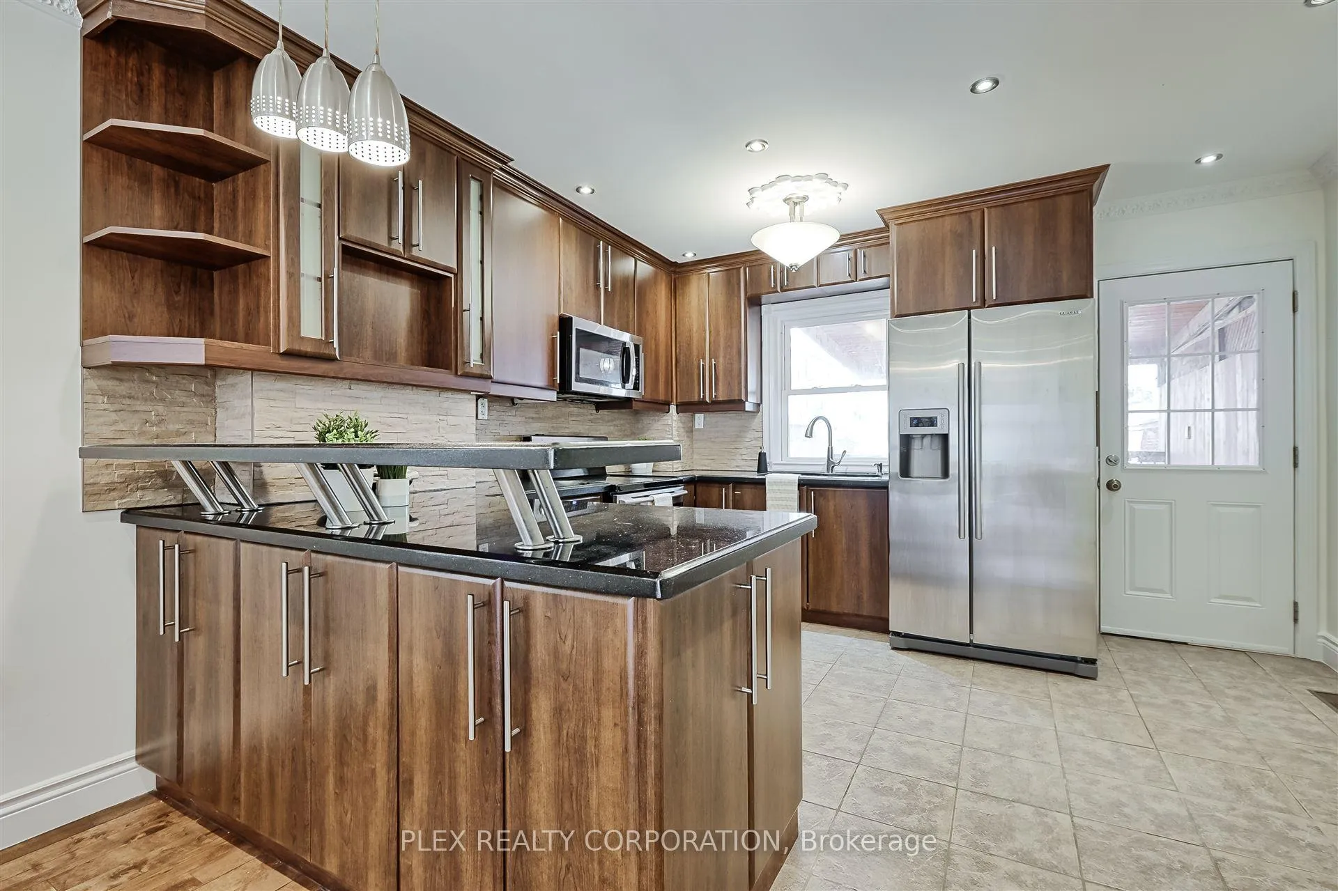 Photo 11 of 192 Coxwell Avenue, Toronto, Greenwood-Coxwell — HOMEH