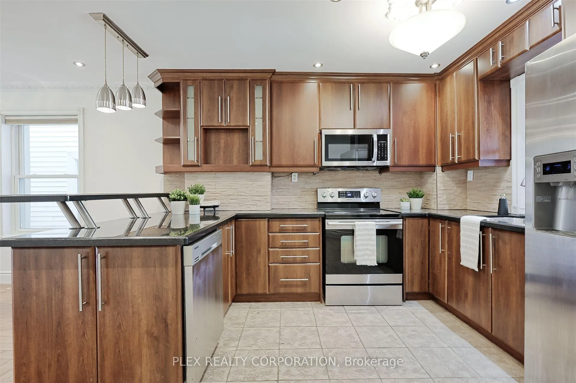 Photo 12 of 192 Coxwell Avenue, Toronto, Greenwood-Coxwell — HOMEH