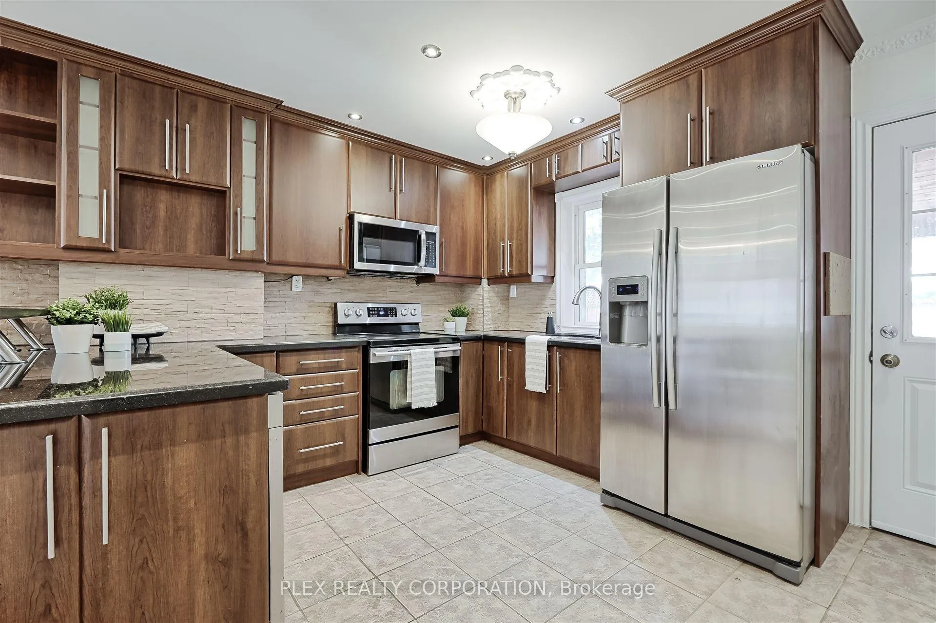 Photo 14 of 192 Coxwell Avenue, Toronto, Greenwood-Coxwell — HOMEH
