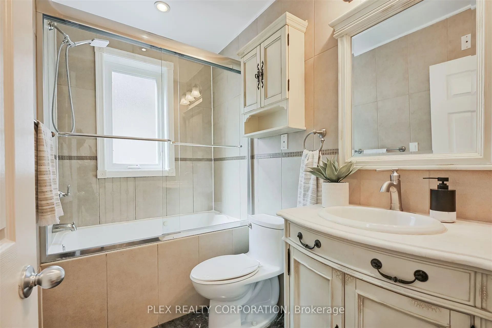 Photo 27 of 192 Coxwell Avenue, Toronto, Greenwood-Coxwell — HOMEH