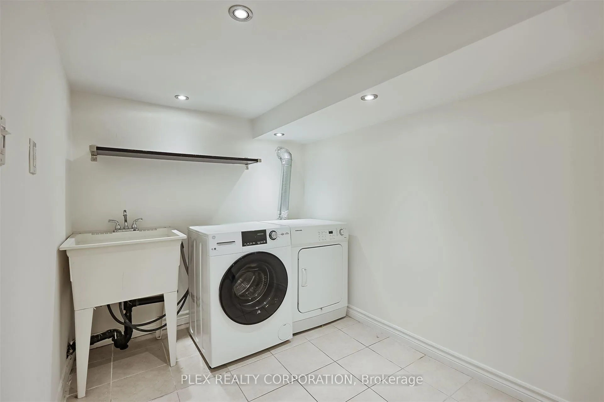 Photo 32 of 192 Coxwell Avenue, Toronto, Greenwood-Coxwell — HOMEH