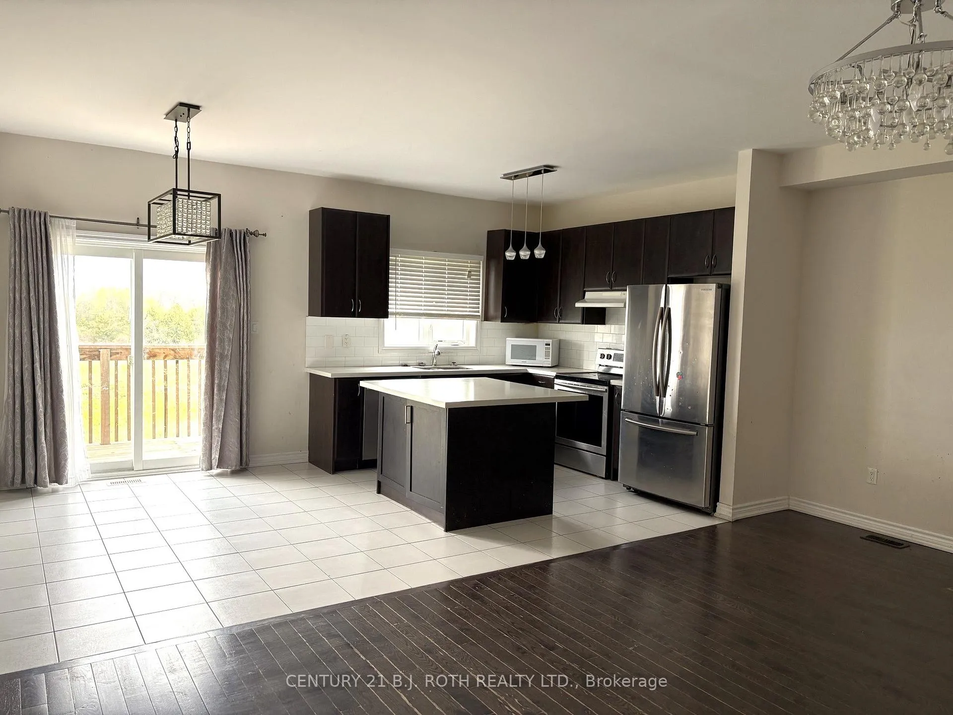 Photo 5 of 1150 Peelar Crescent, Innisfil, Lefroy — HOMEH