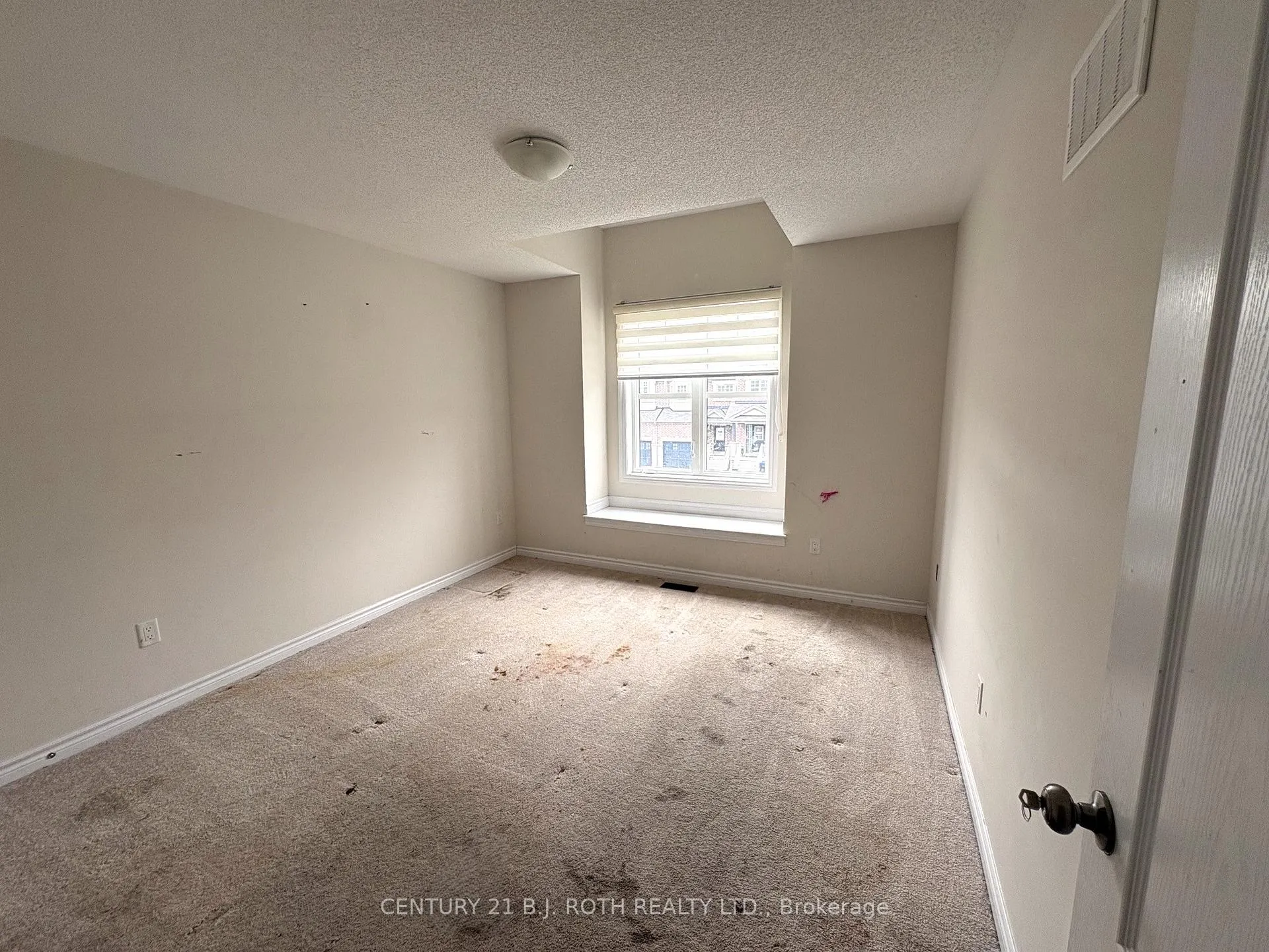 Photo 10 of 1150 Peelar Crescent, Innisfil, Lefroy — HOMEH