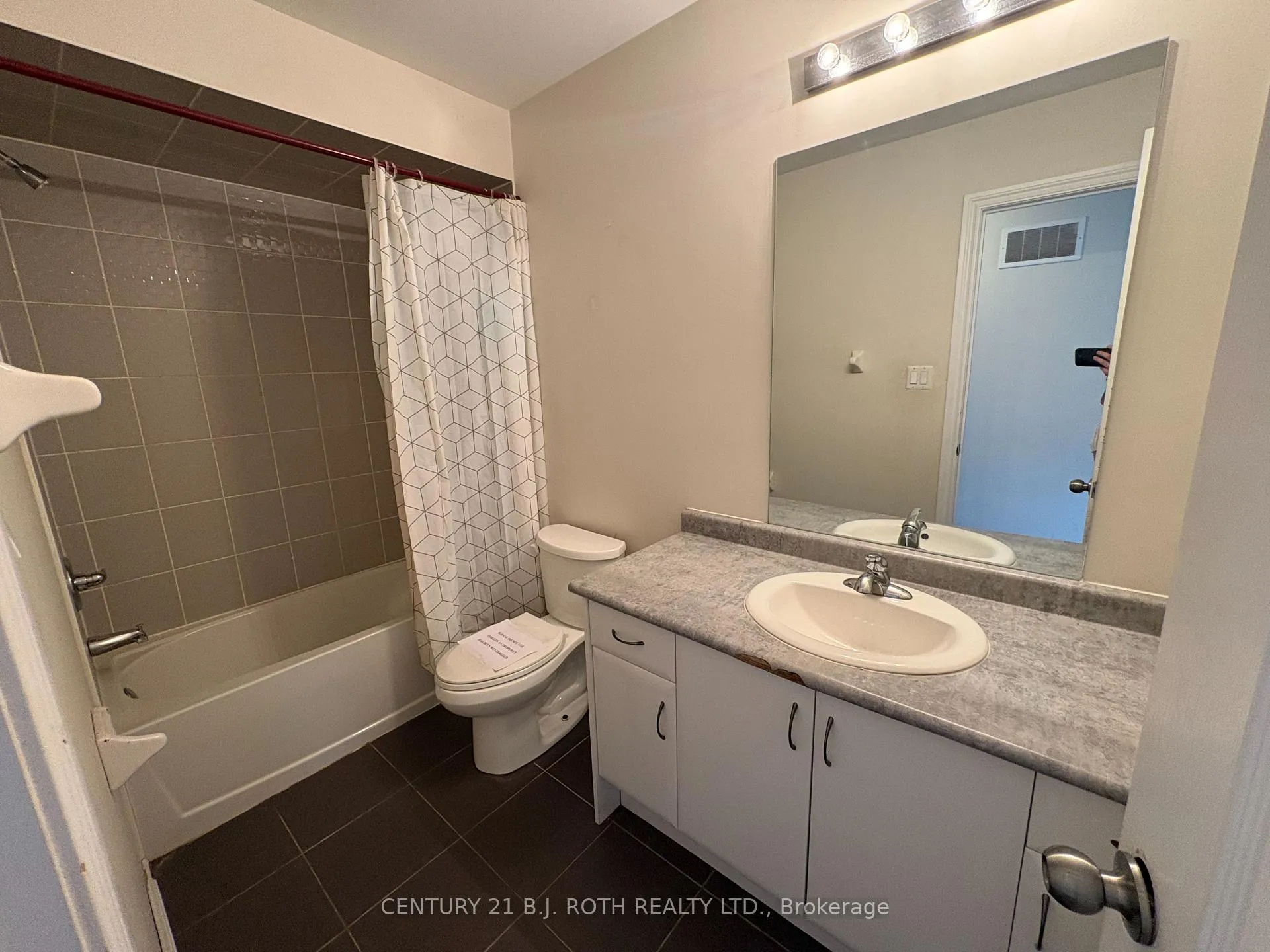 Photo 12 of 1150 Peelar Crescent, Innisfil, Lefroy — HOMEH