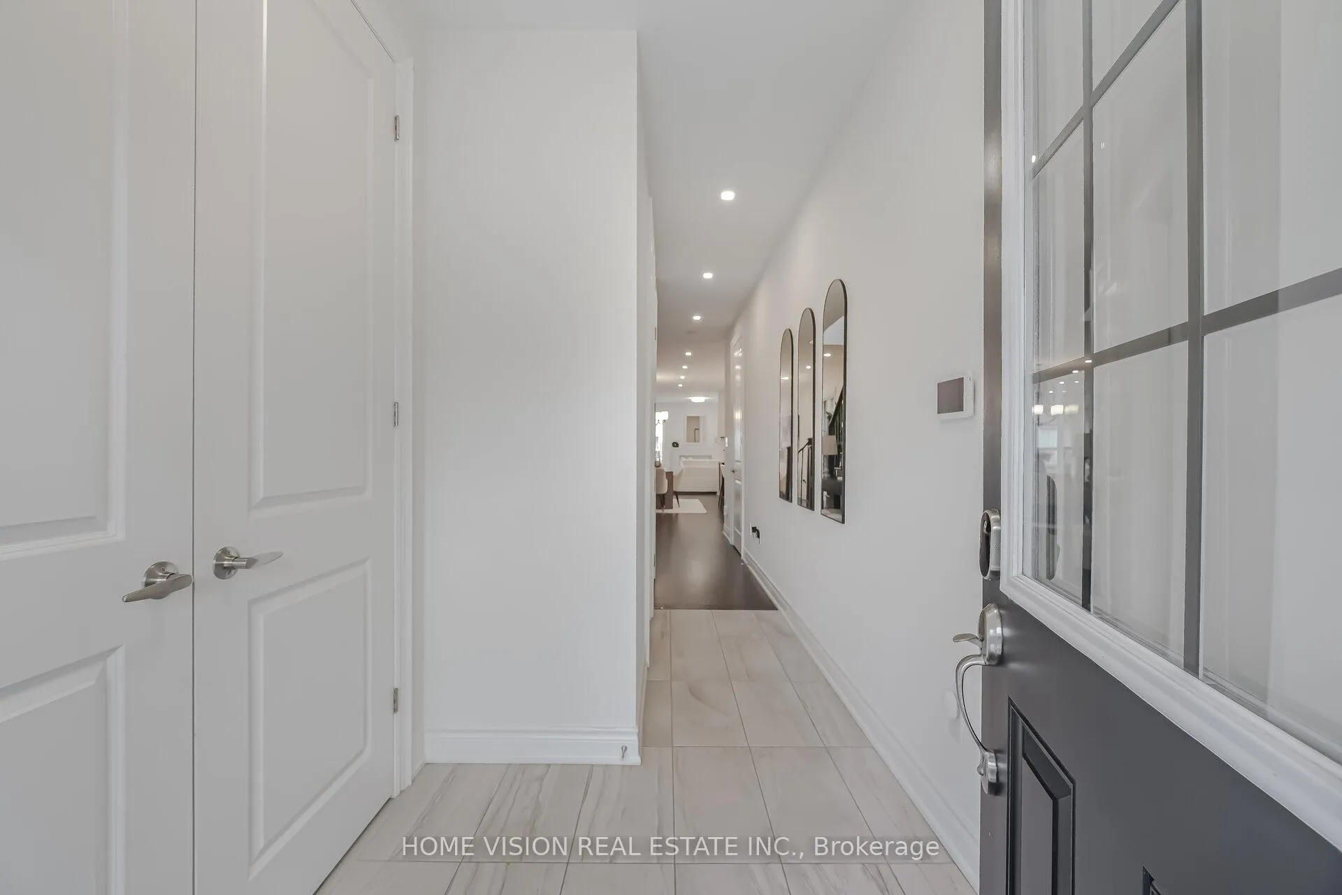 Photo 4 of 20 Hubbell Road, Brampton, Bram West — HOMEH