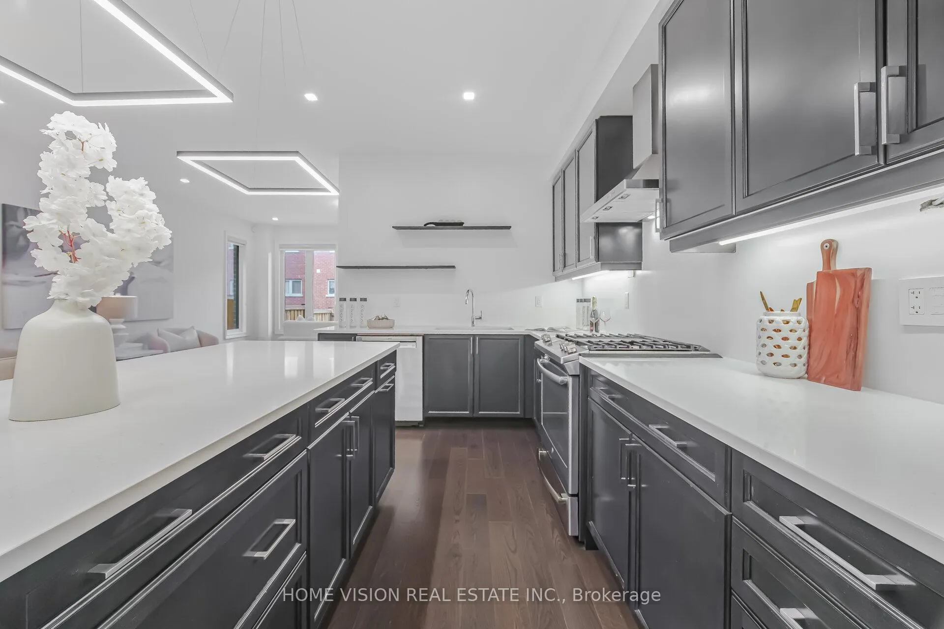 Photo 7 of 20 Hubbell Road, Brampton, Bram West — HOMEH