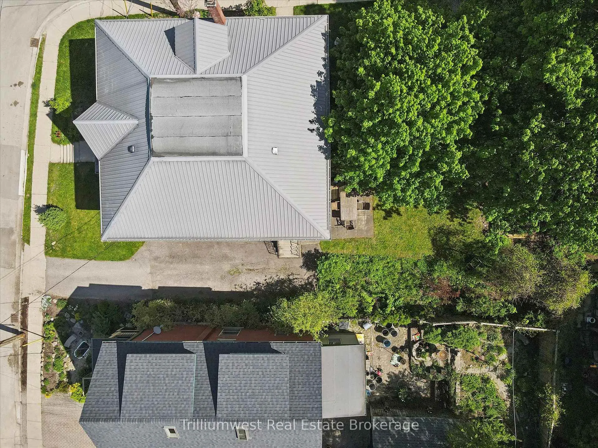 Photo 38 of 88 Dufferin Street, Guelph, Exhibition Park — HOMEH