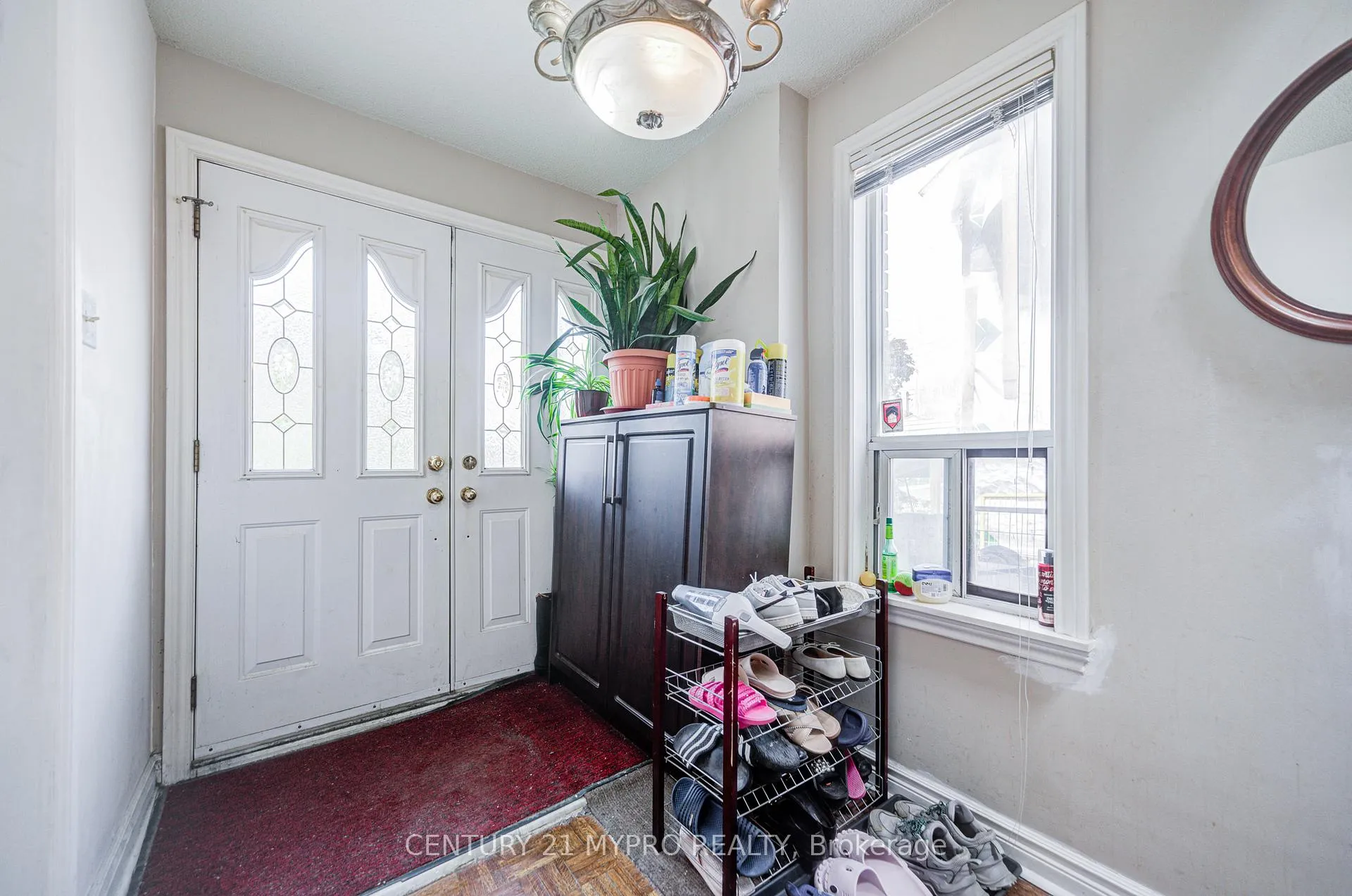 Photo 2 of 211 Bellwoods Avenue, Toronto, Trinity-Bellwoods — HOMEH