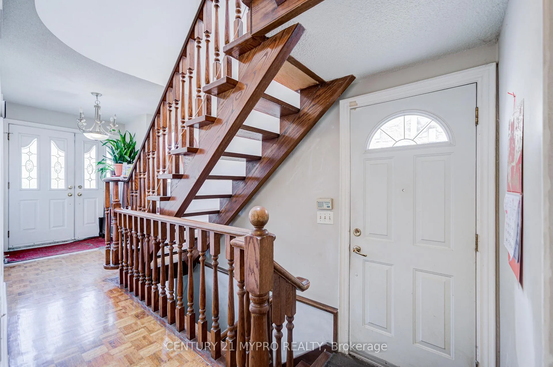 Photo 4 of 211 Bellwoods Avenue, Toronto, Trinity-Bellwoods — HOMEH