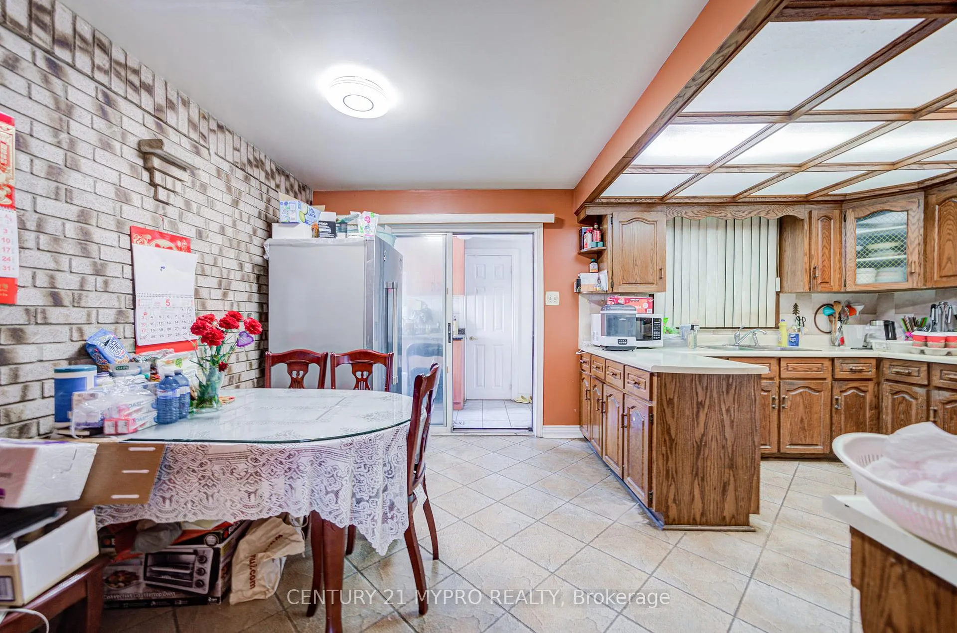 Photo 5 of 211 Bellwoods Avenue, Toronto, Trinity-Bellwoods — HOMEH