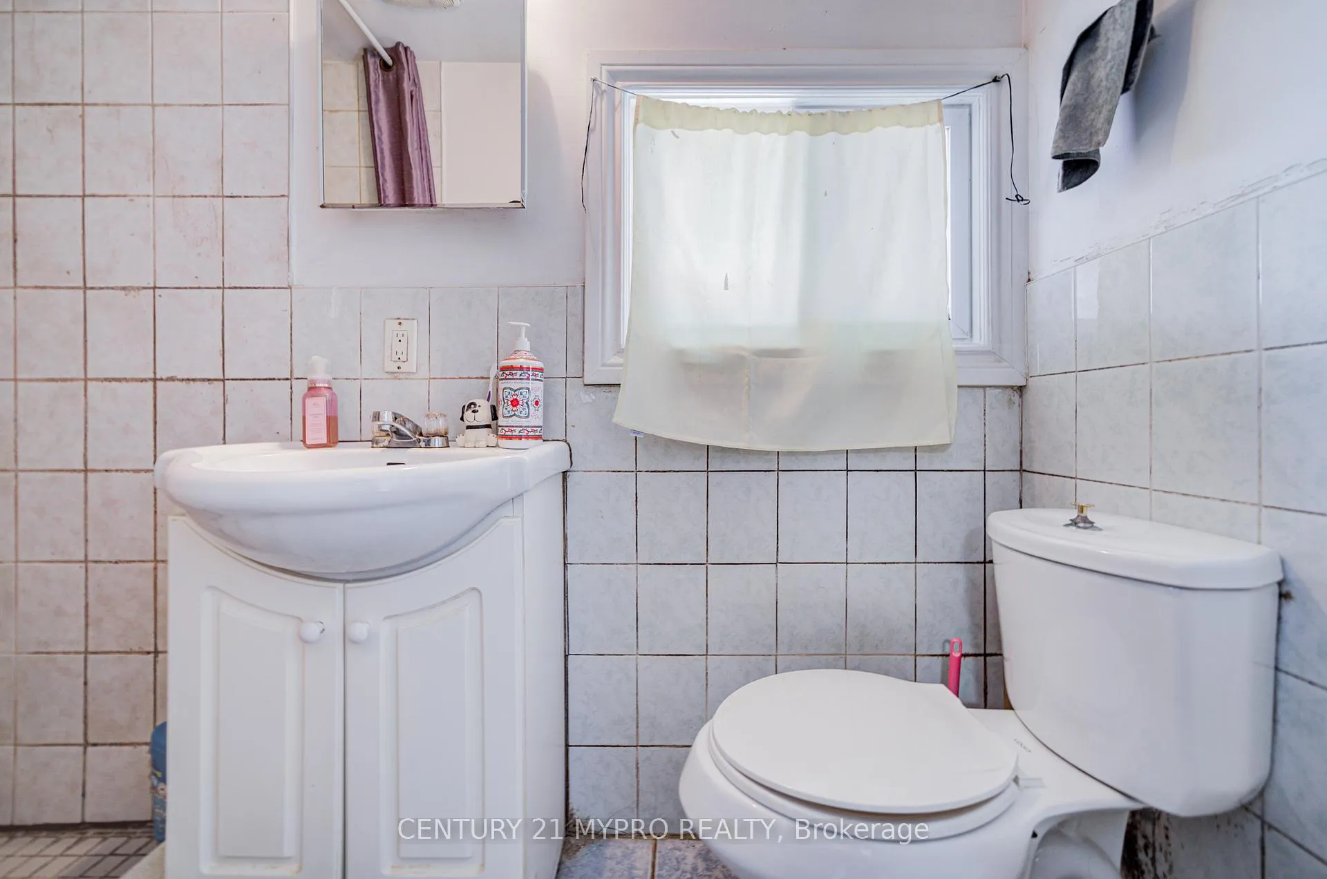 Photo 13 of 211 Bellwoods Avenue, Toronto, Trinity-Bellwoods — HOMEH
