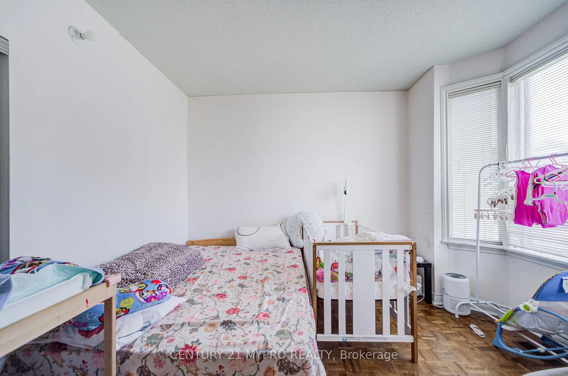 Photo 15 of 211 Bellwoods Avenue, Toronto, Trinity-Bellwoods — HOMEH