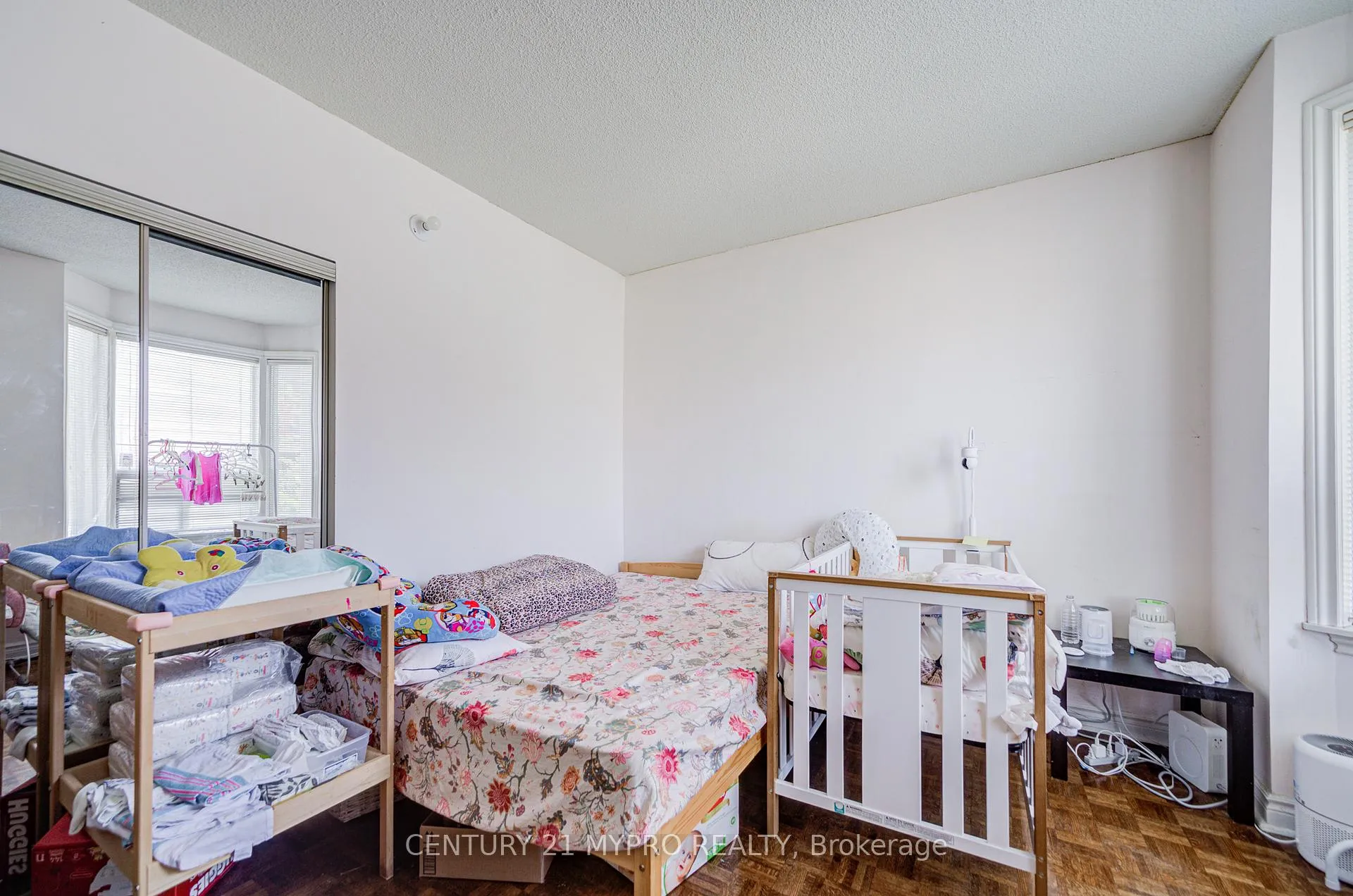 Photo 16 of 211 Bellwoods Avenue, Toronto, Trinity-Bellwoods — HOMEH