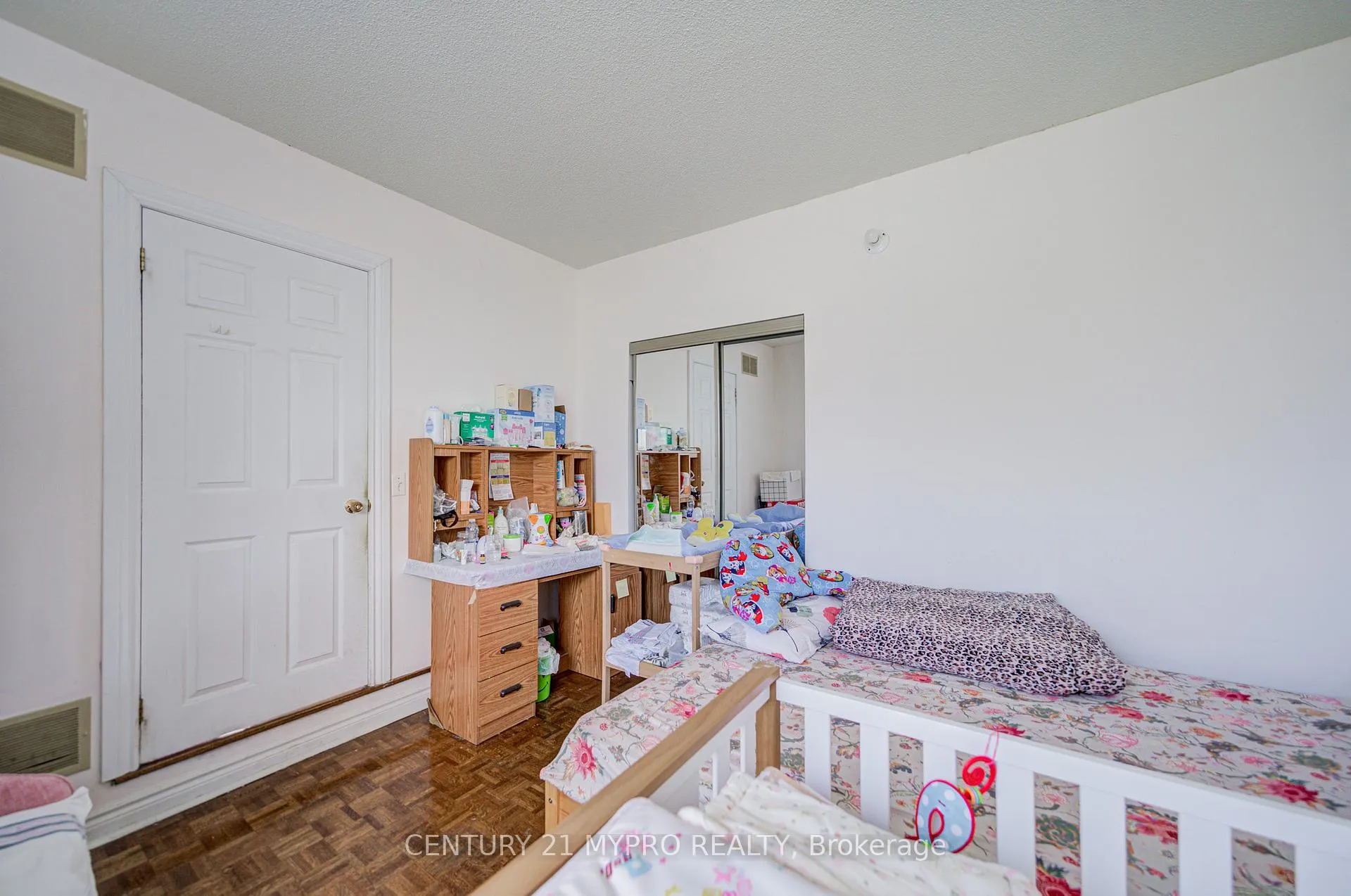 Photo 17 of 211 Bellwoods Avenue, Toronto, Trinity-Bellwoods — HOMEH