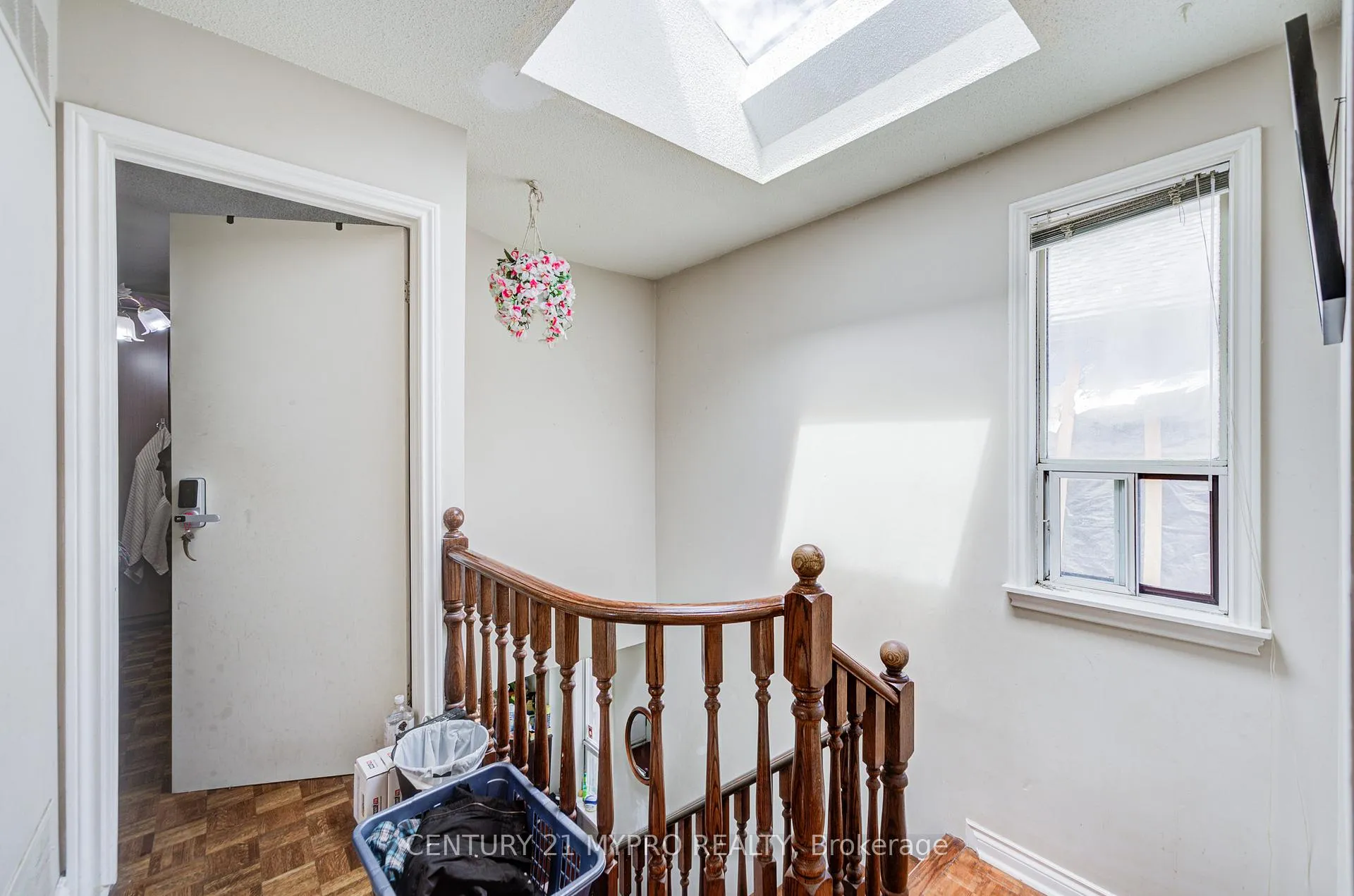 Photo 19 of 211 Bellwoods Avenue, Toronto, Trinity-Bellwoods — HOMEH