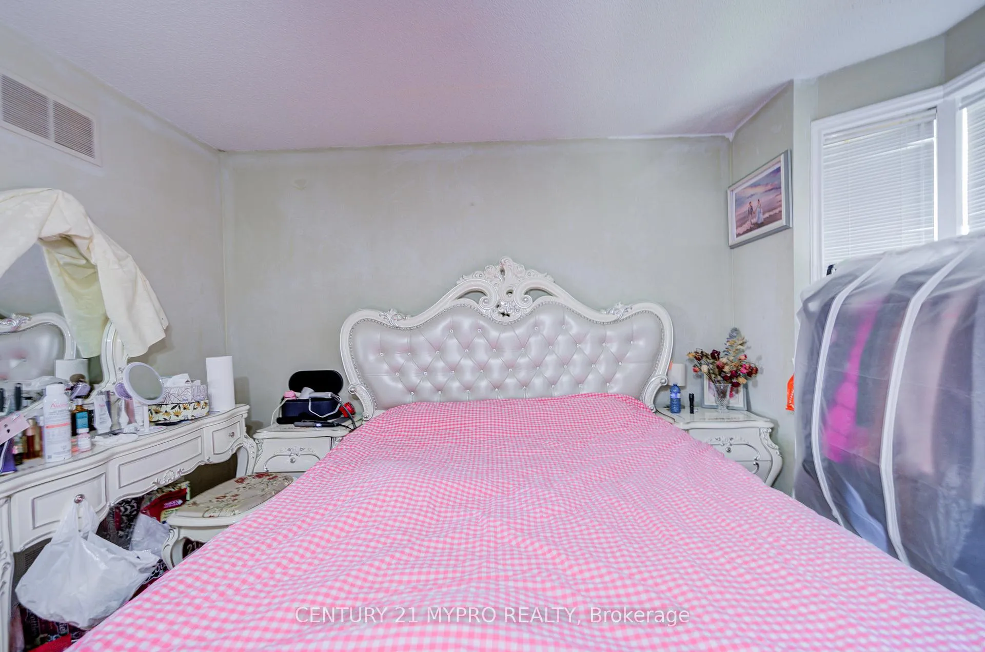 Photo 22 of 211 Bellwoods Avenue, Toronto, Trinity-Bellwoods — HOMEH