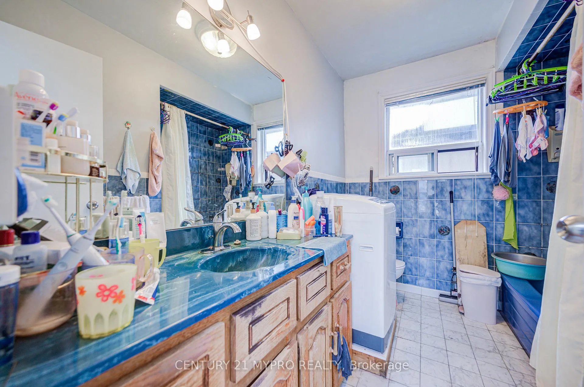 Photo 24 of 211 Bellwoods Avenue, Toronto, Trinity-Bellwoods — HOMEH