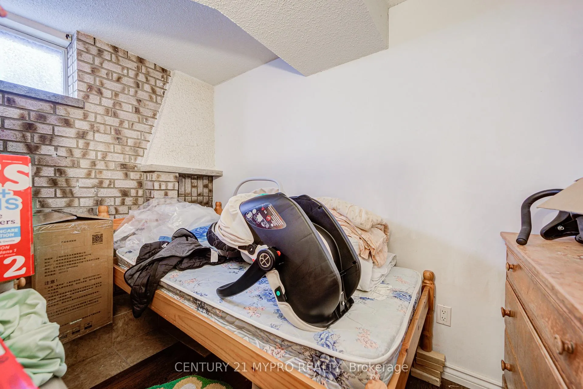 Photo 32 of 211 Bellwoods Avenue, Toronto, Trinity-Bellwoods — HOMEH