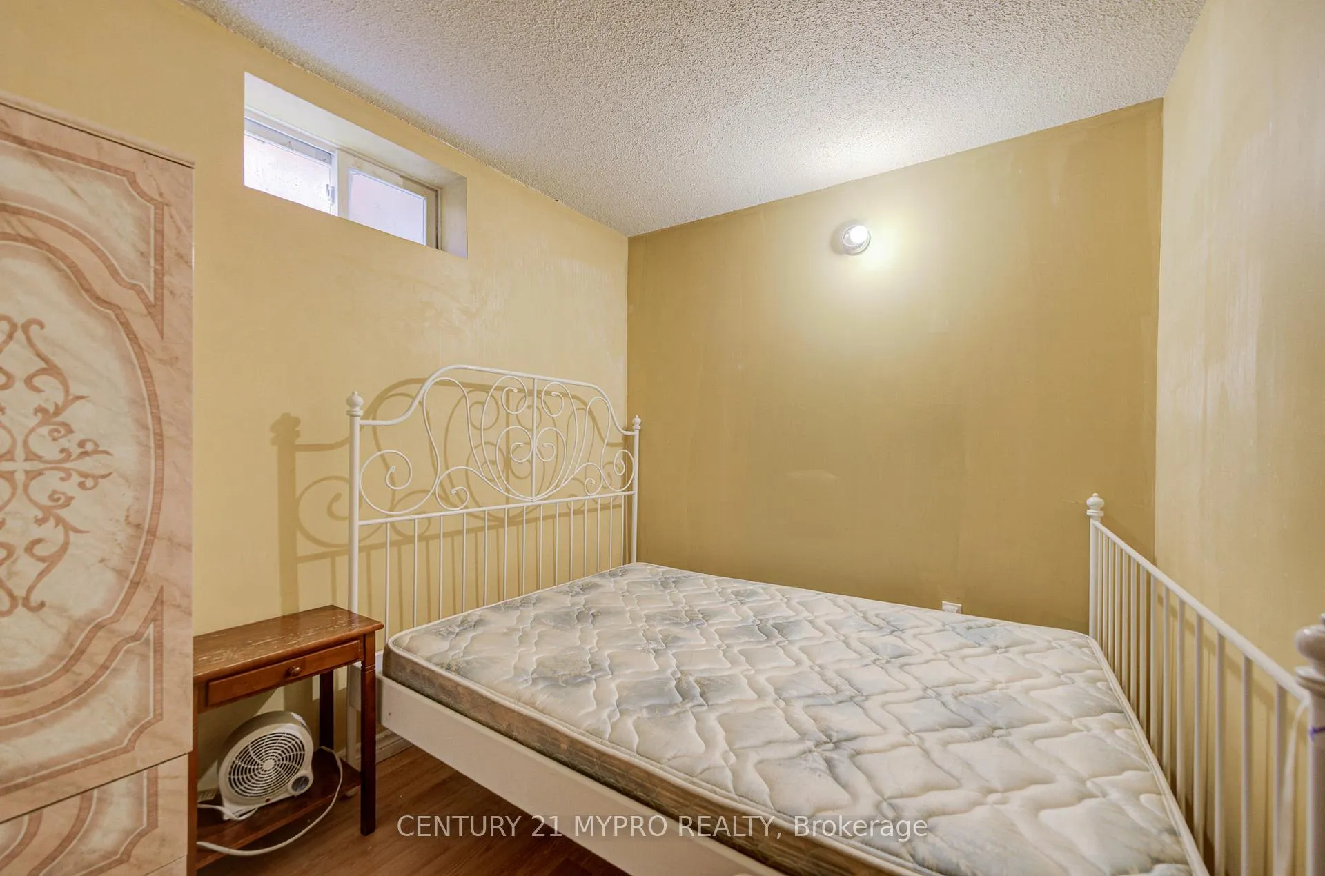 Photo 42 of 211 Bellwoods Avenue, Toronto, Trinity-Bellwoods — HOMEH