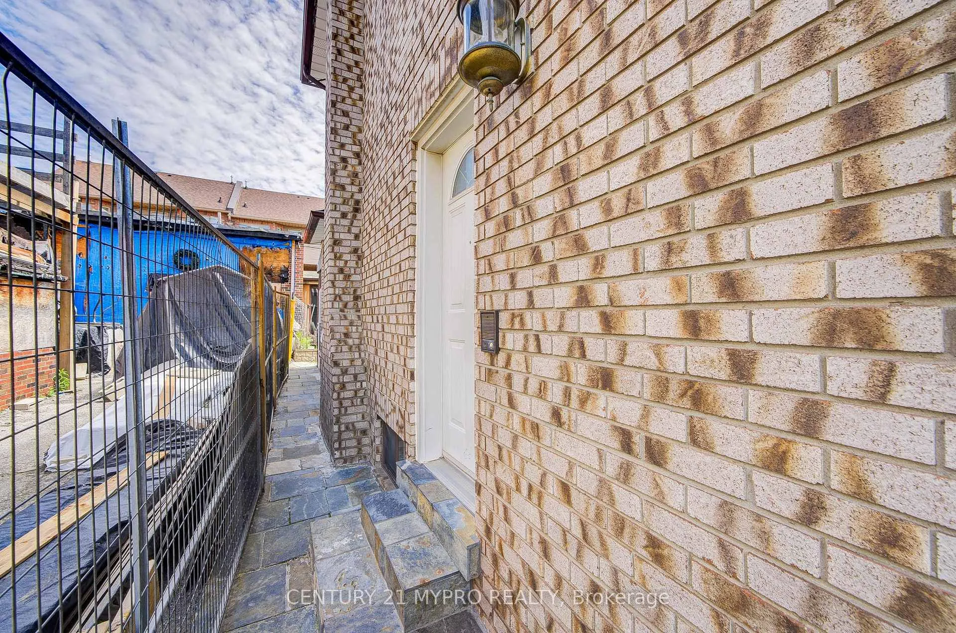 Photo 48 of 211 Bellwoods Avenue, Toronto, Trinity-Bellwoods — HOMEH